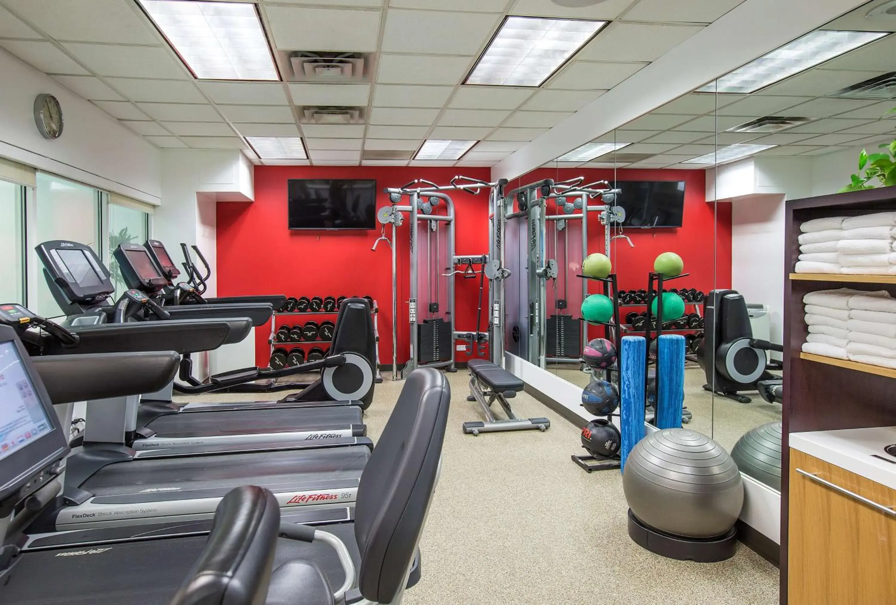 Fitness centre/facilities in Hilton Chicago/Northbrook Fitness centre/facilities in Hilton Chicago/Northbrook