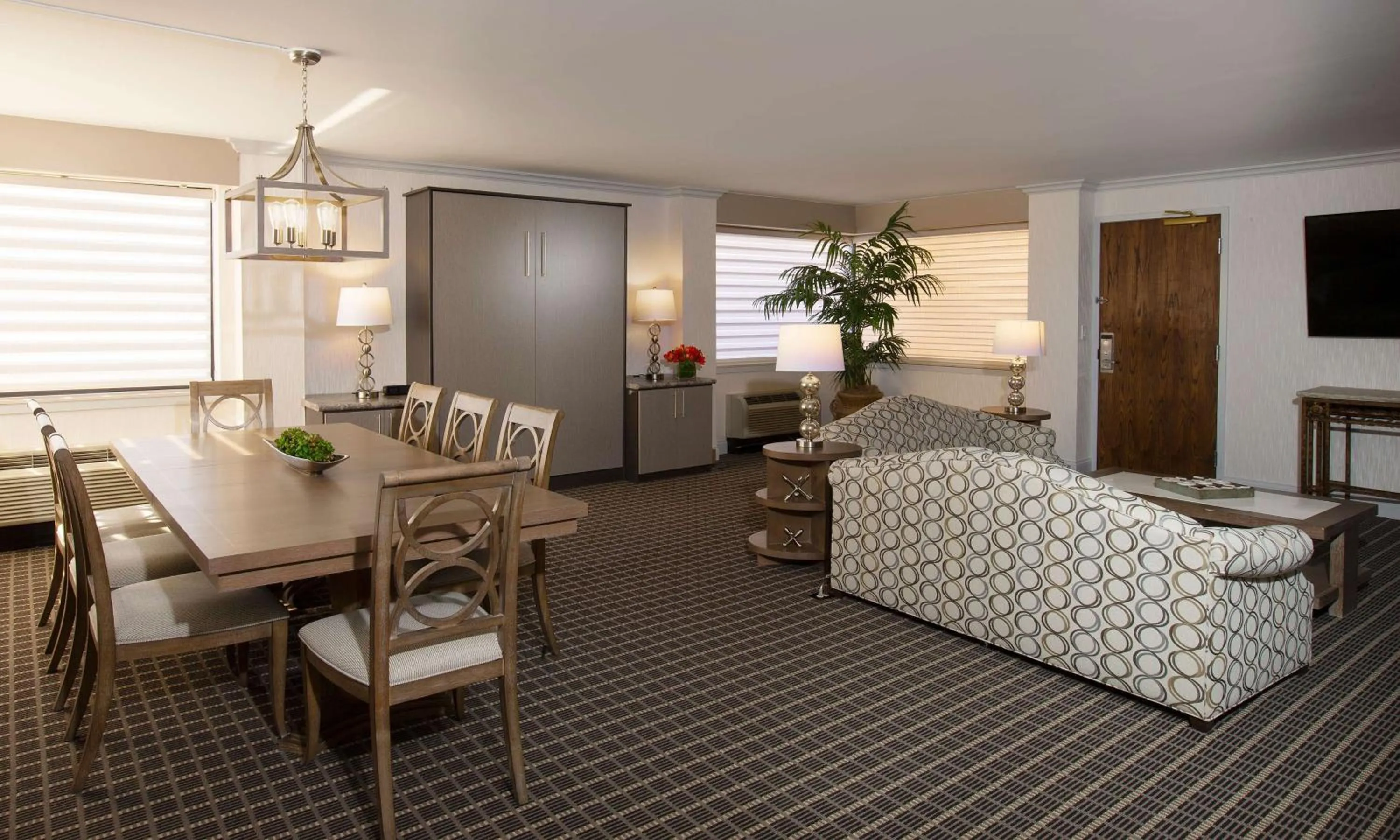 Bedroom in Hilton Chicago/Northbrook