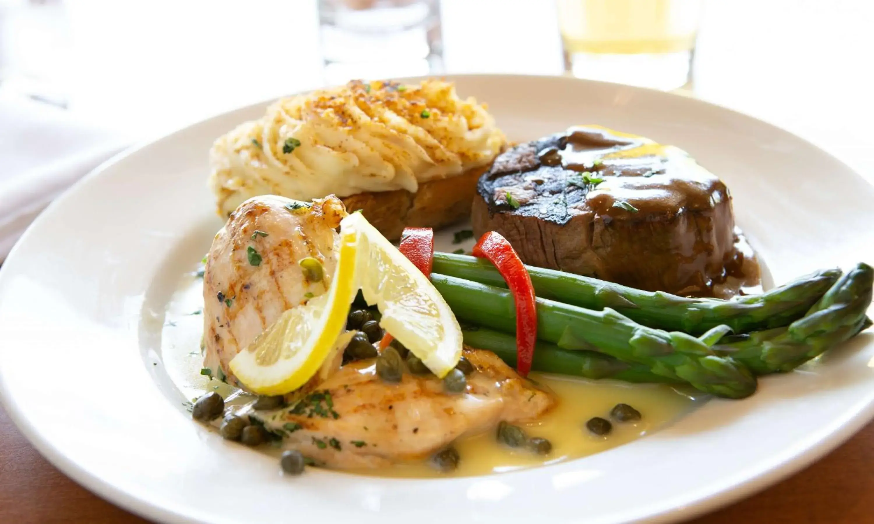 Restaurant/places to eat in Hilton Chicago/Northbrook Restaurant/places to eat in Hilton Chicago/Northbrook