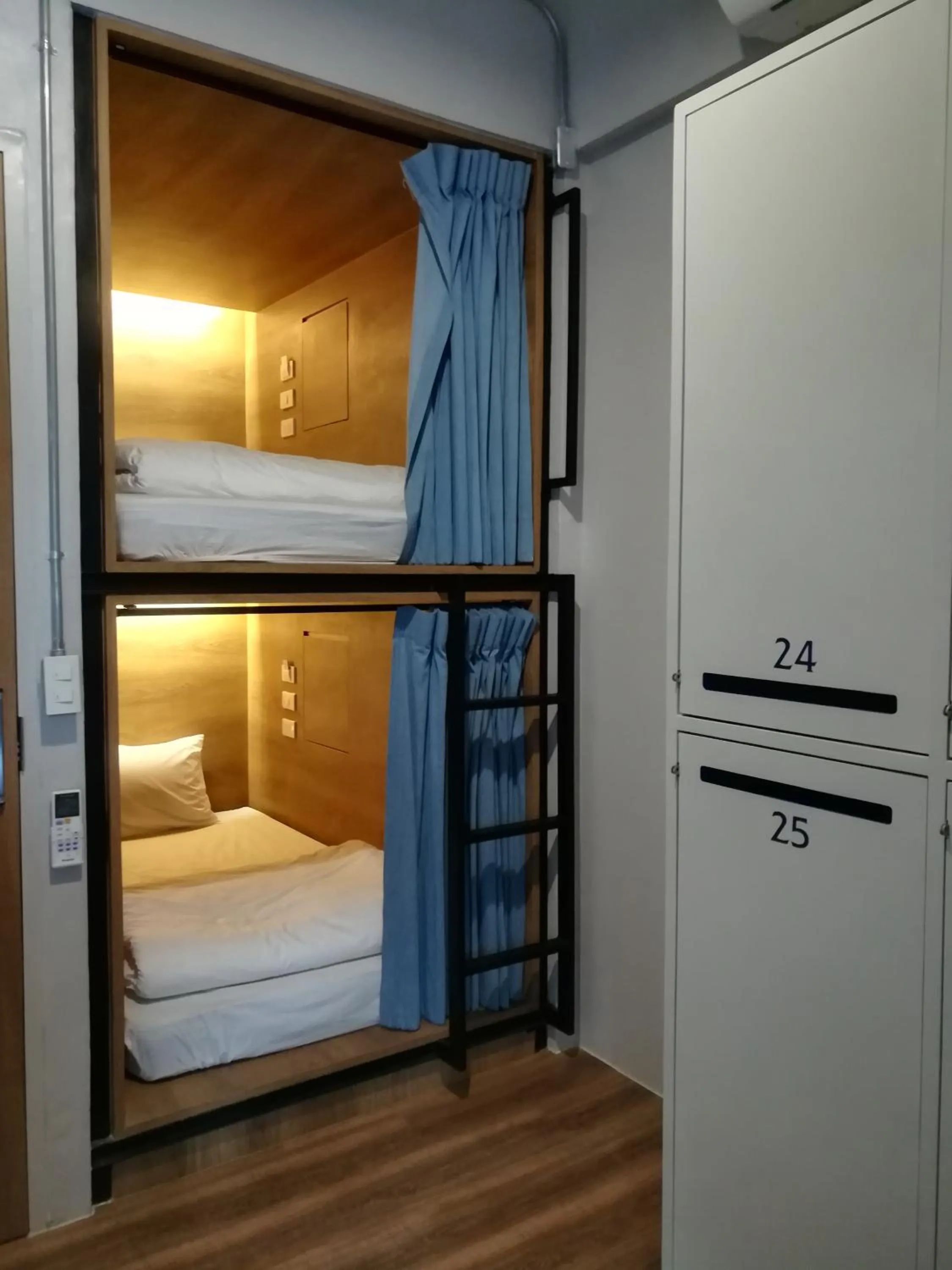 Bedroom, Bed in Natee Hostel