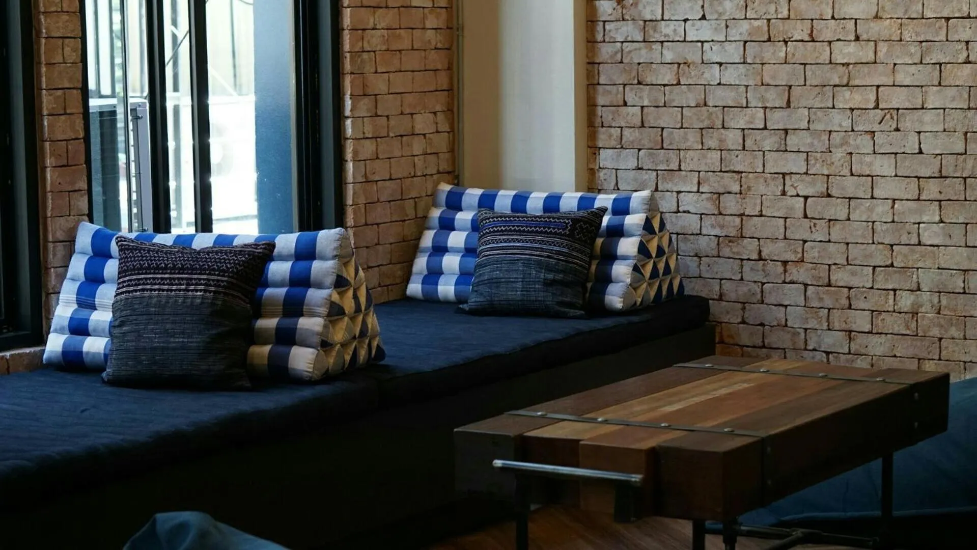 Area and facilities in Natee Hostel