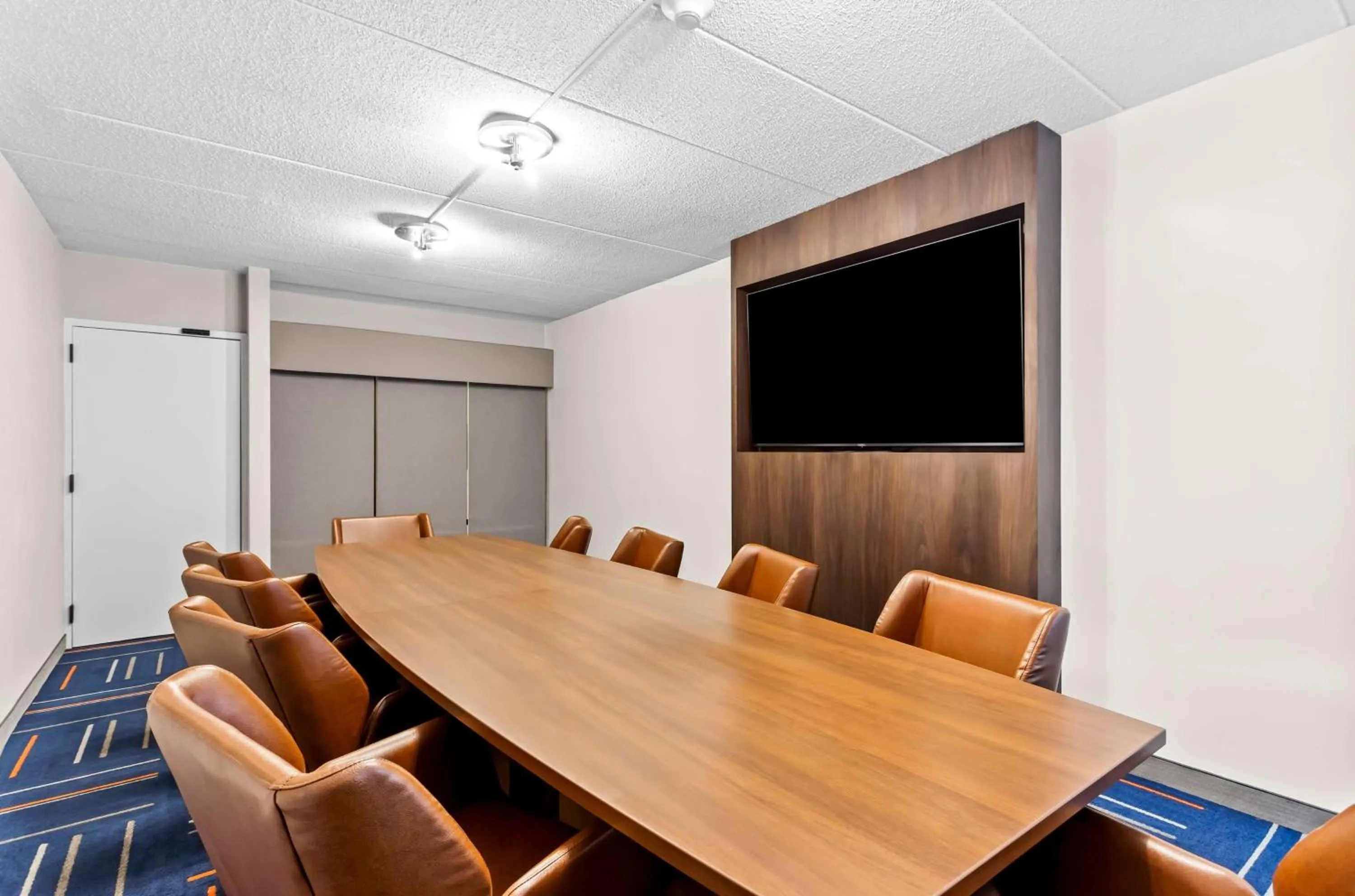 Meeting/conference room in Hampton Inn Chicago-Naperville