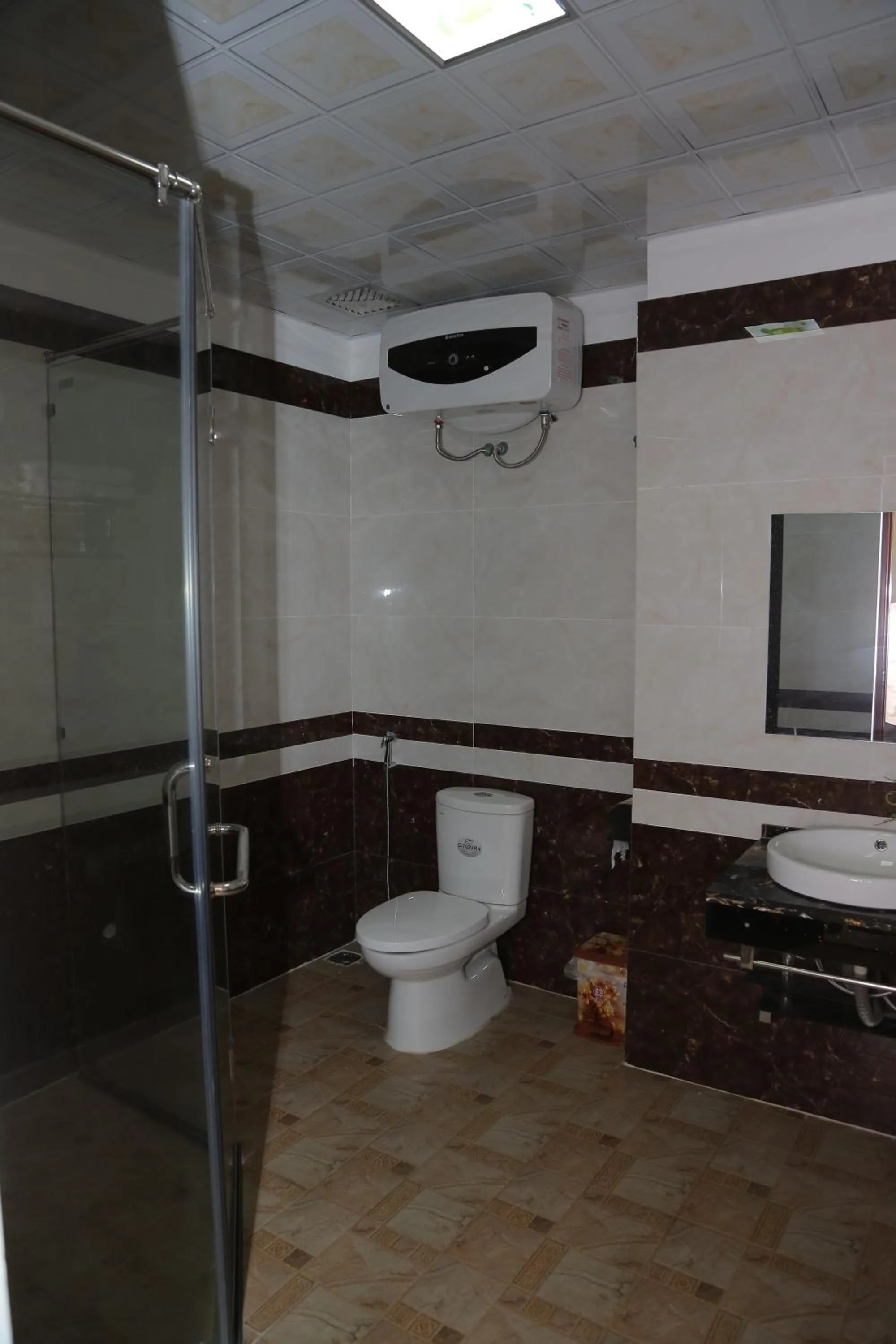 Bathroom in Mai Anh Hotel
