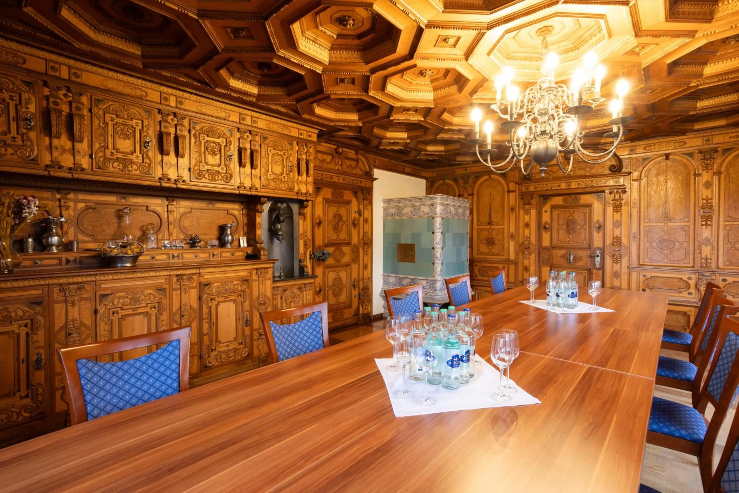 Business facilities in Wysses Rössli