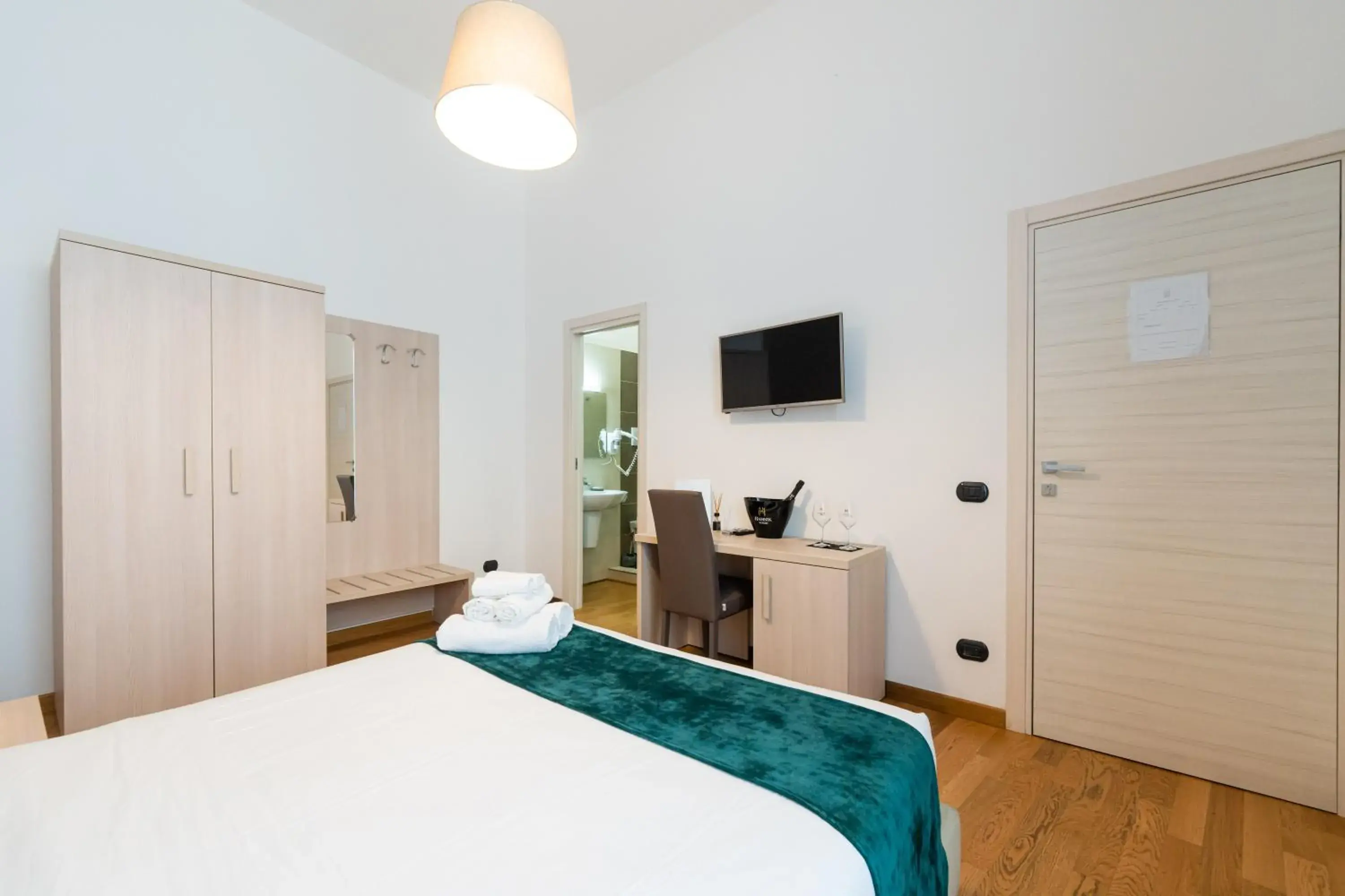 Bed in Duomo Hermes Relais - By Pera Rooms Collection Bed in Duomo Hermes Relais - By Pera Rooms Collection