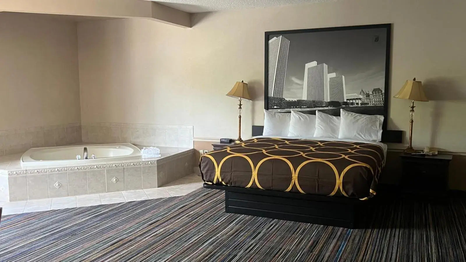 Bed in Super 8 by Wyndham Albany Bed in Super 8 by Wyndham Albany