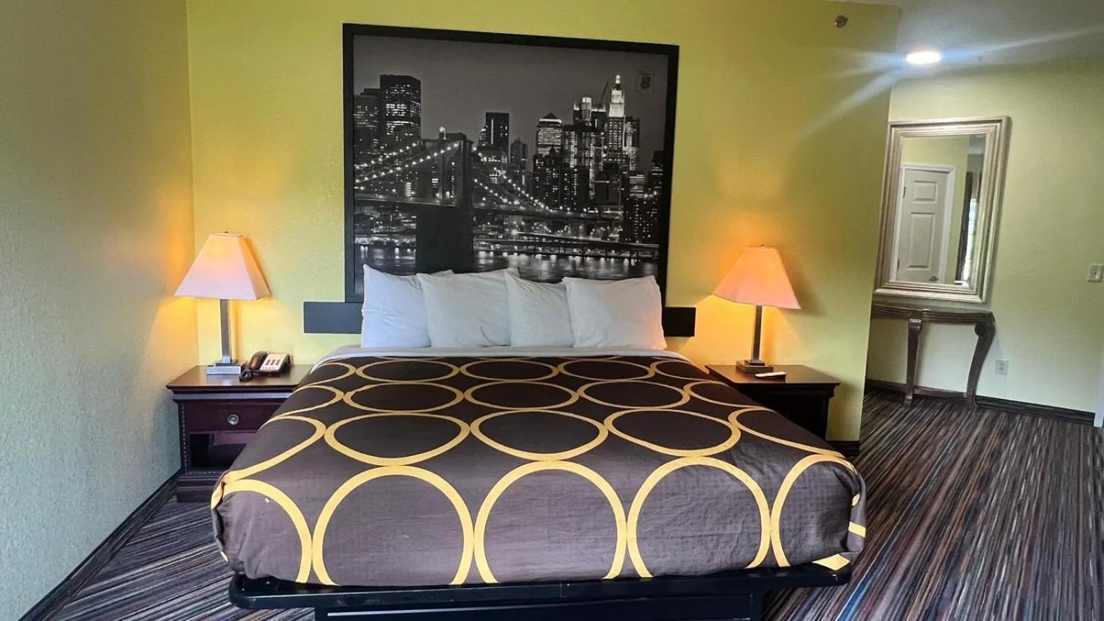 Bed in Super 8 by Wyndham Albany