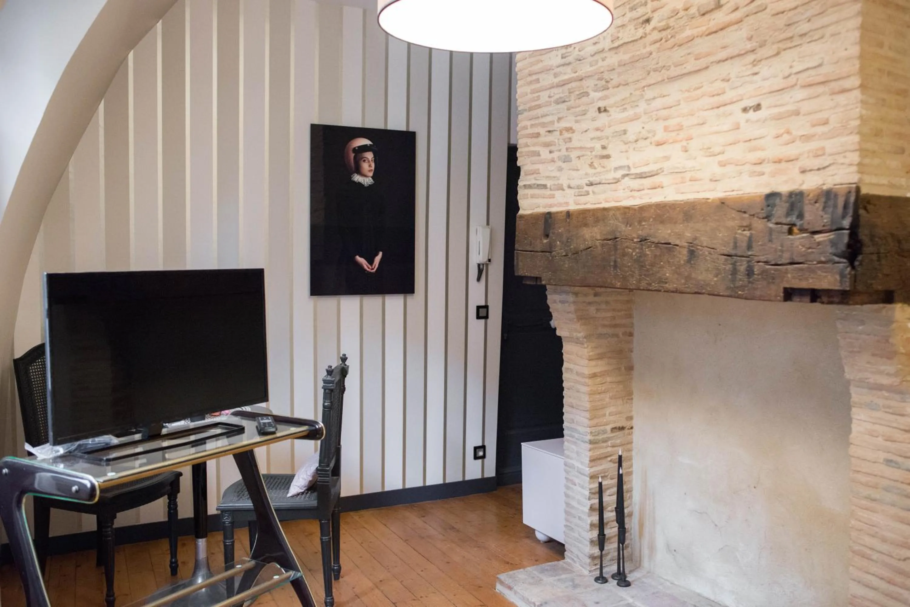 Photo of the whole room in Marnie et Mister H