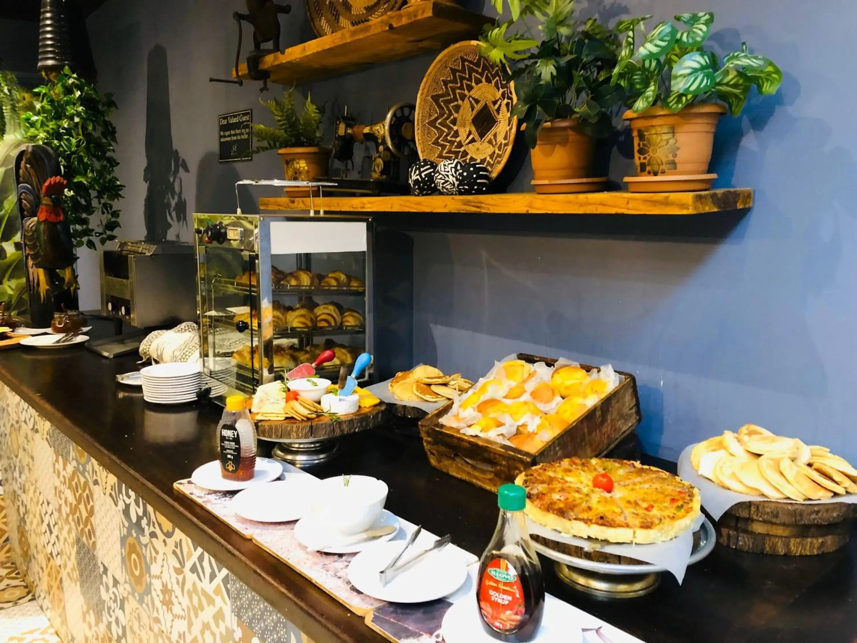 Breakfast in Shangri-La Country Hotel & Spa Breakfast in Shangri-La Country Hotel & Spa