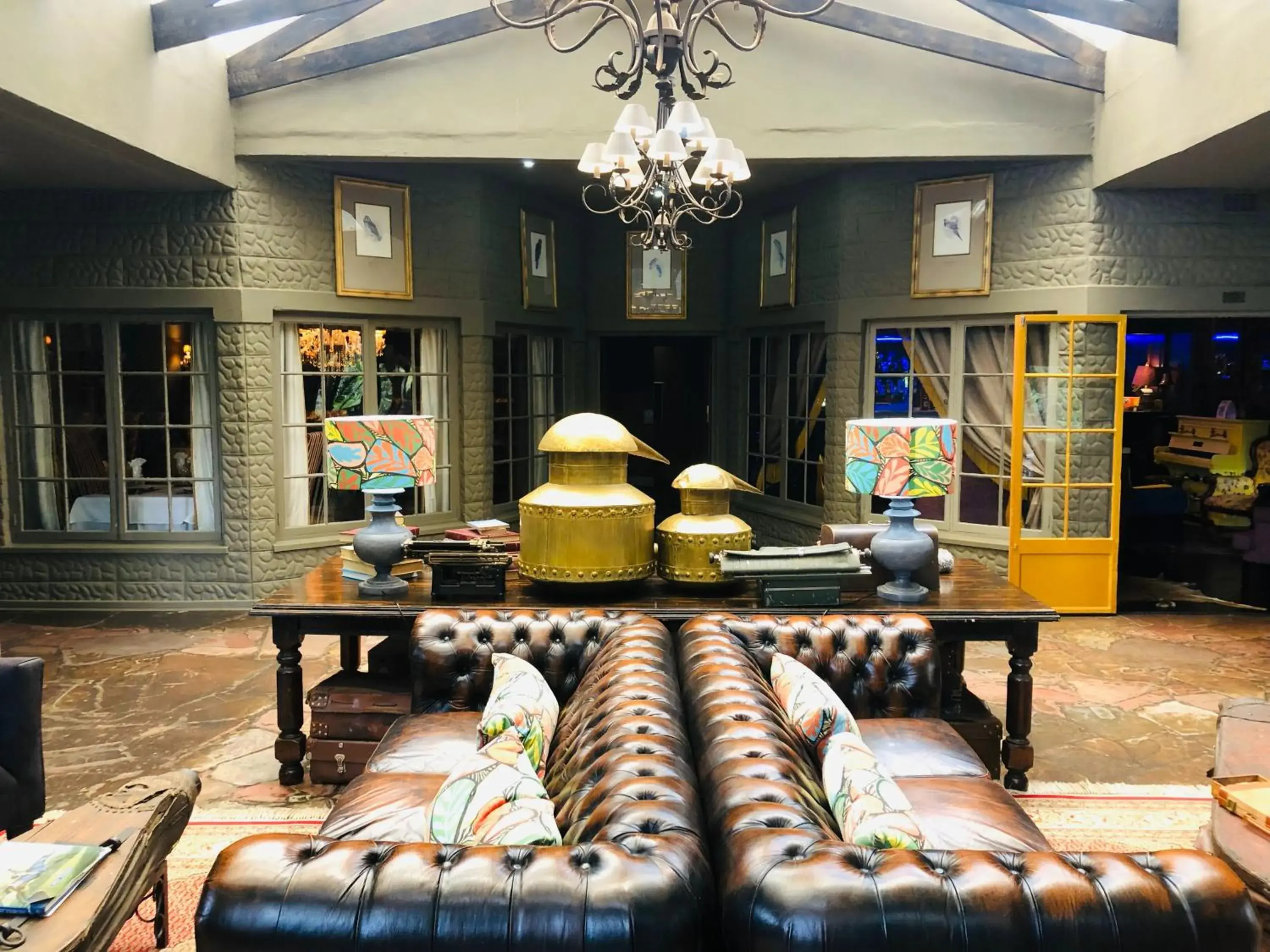 Property building in Shangri-La Country Hotel & Spa Property building in Shangri-La Country Hotel & Spa