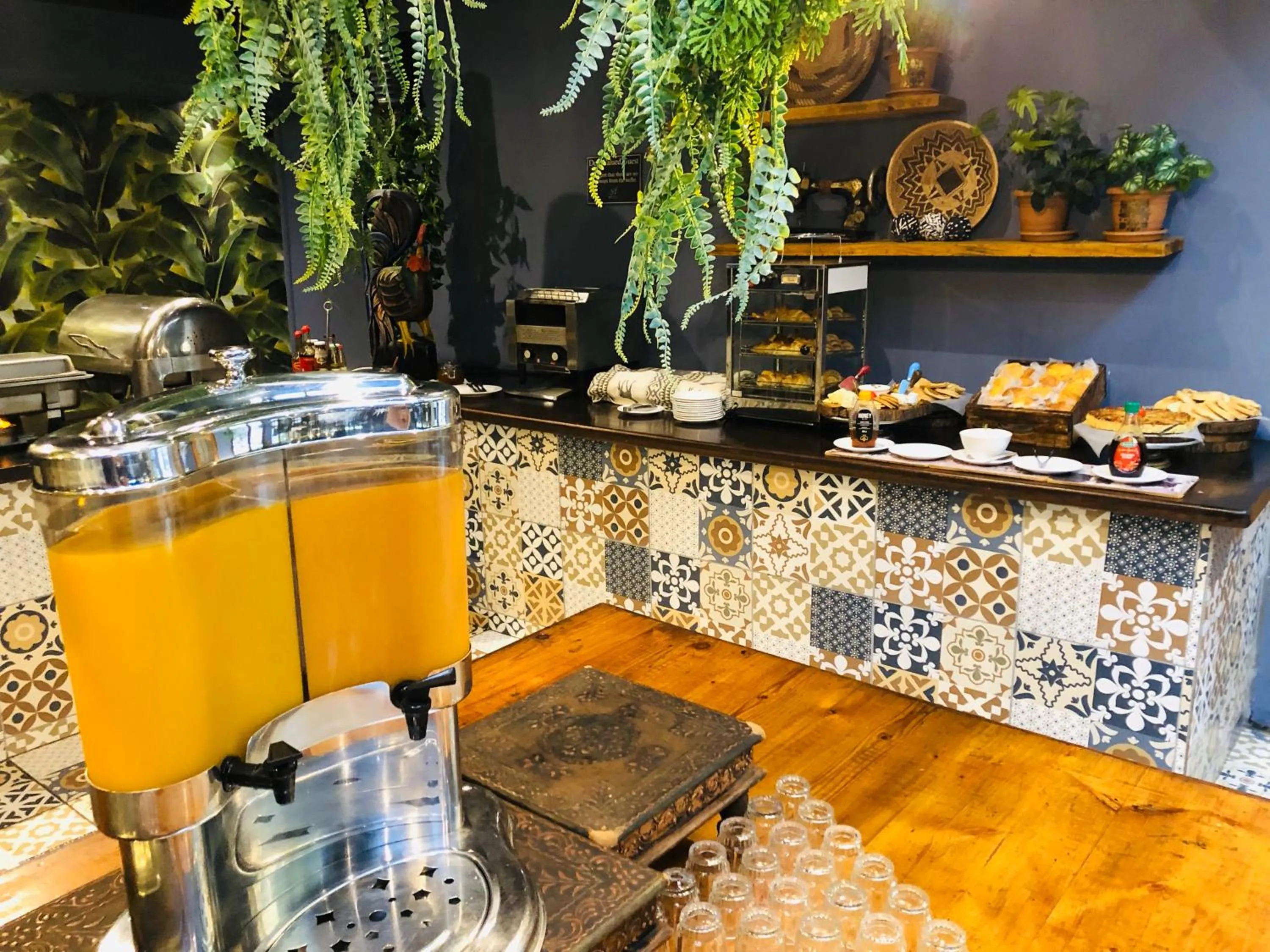 Breakfast in Shangri-La Country Hotel & Spa