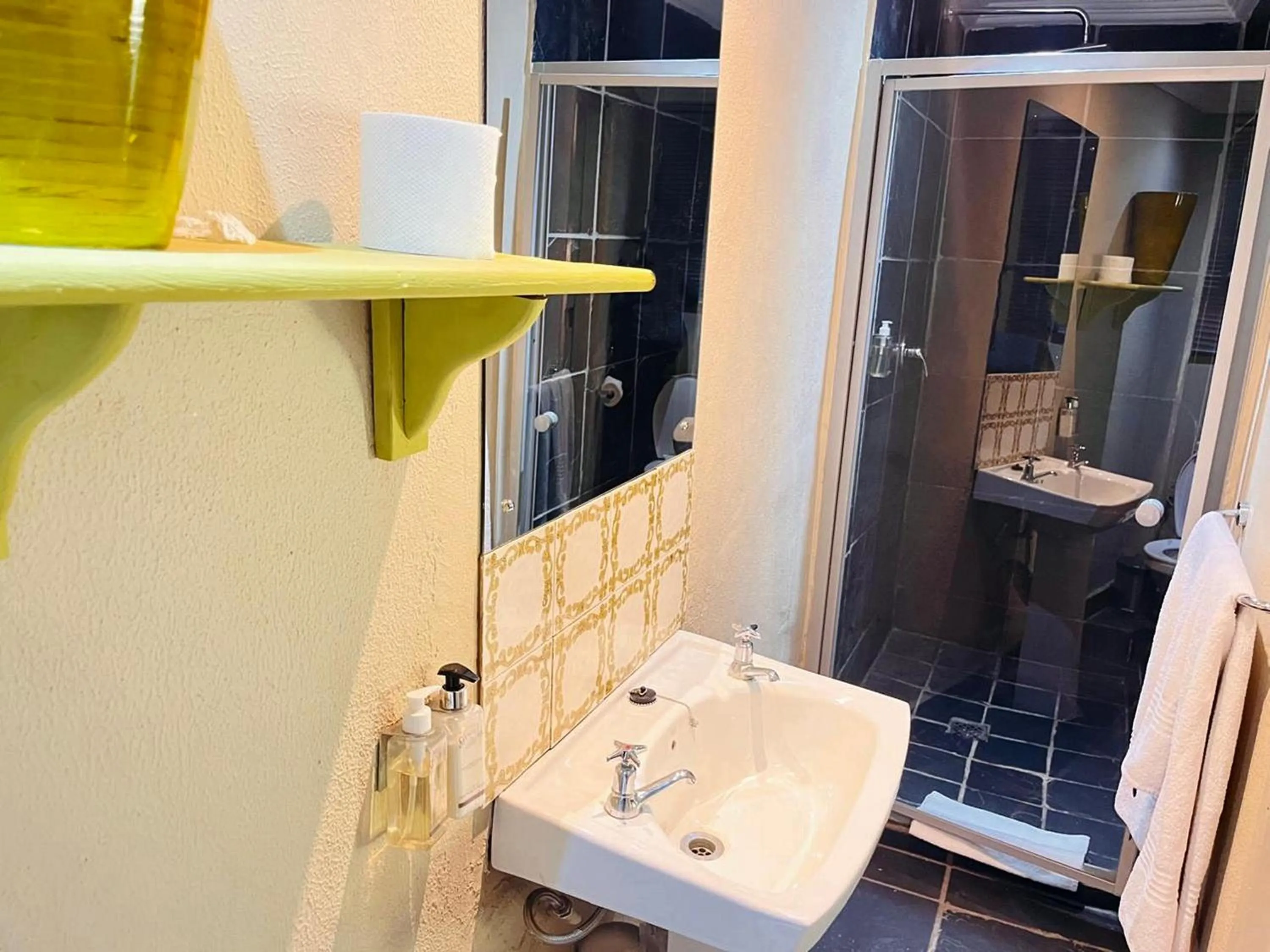 Bathroom in Shangri-La Country Hotel & Spa