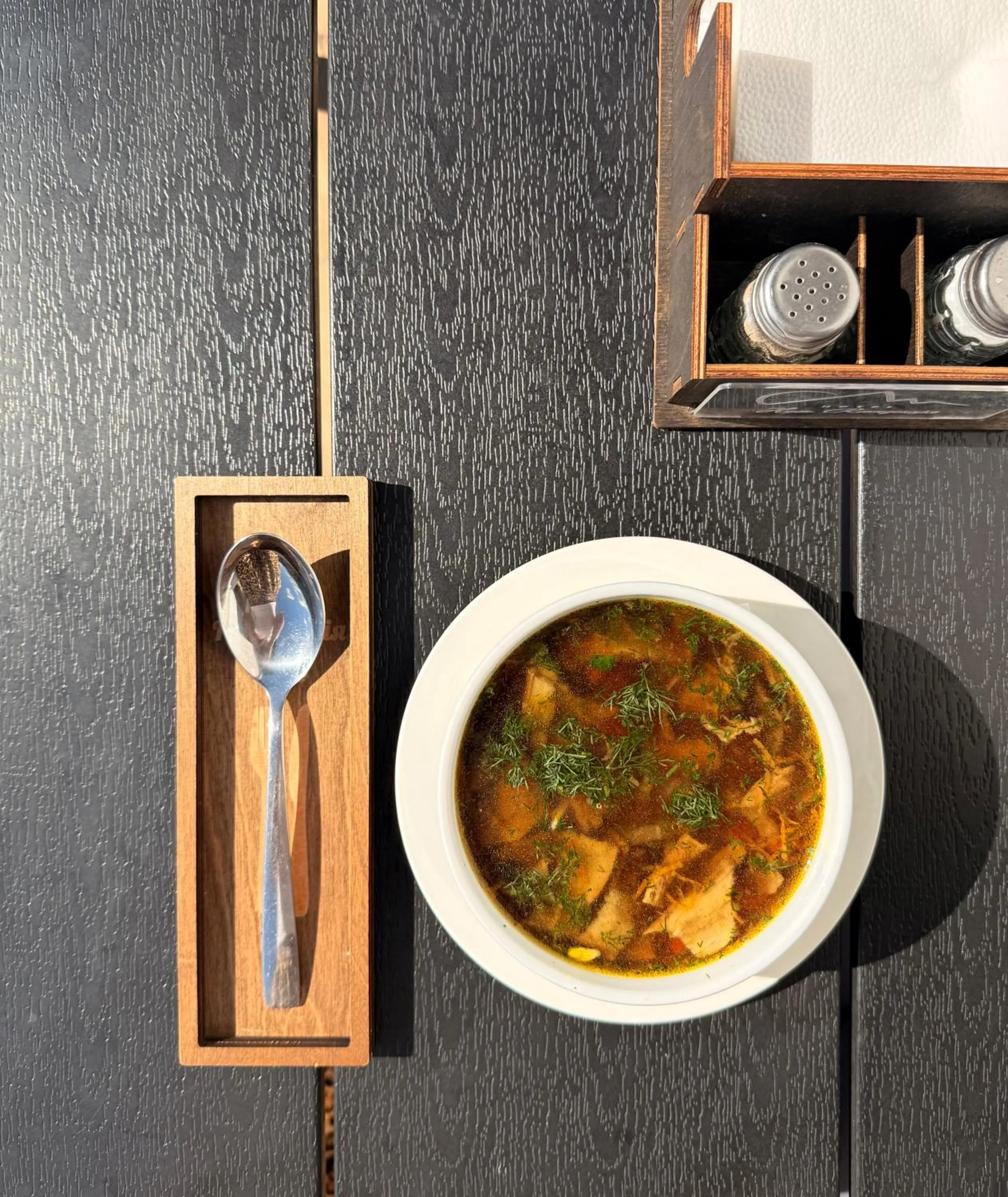 Food in Residence Chalet & Nesh