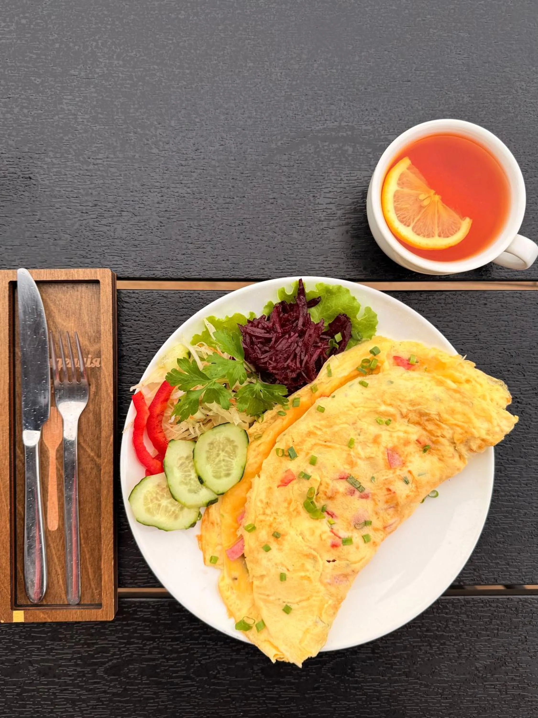 Breakfast in Residence Chalet & Nesh