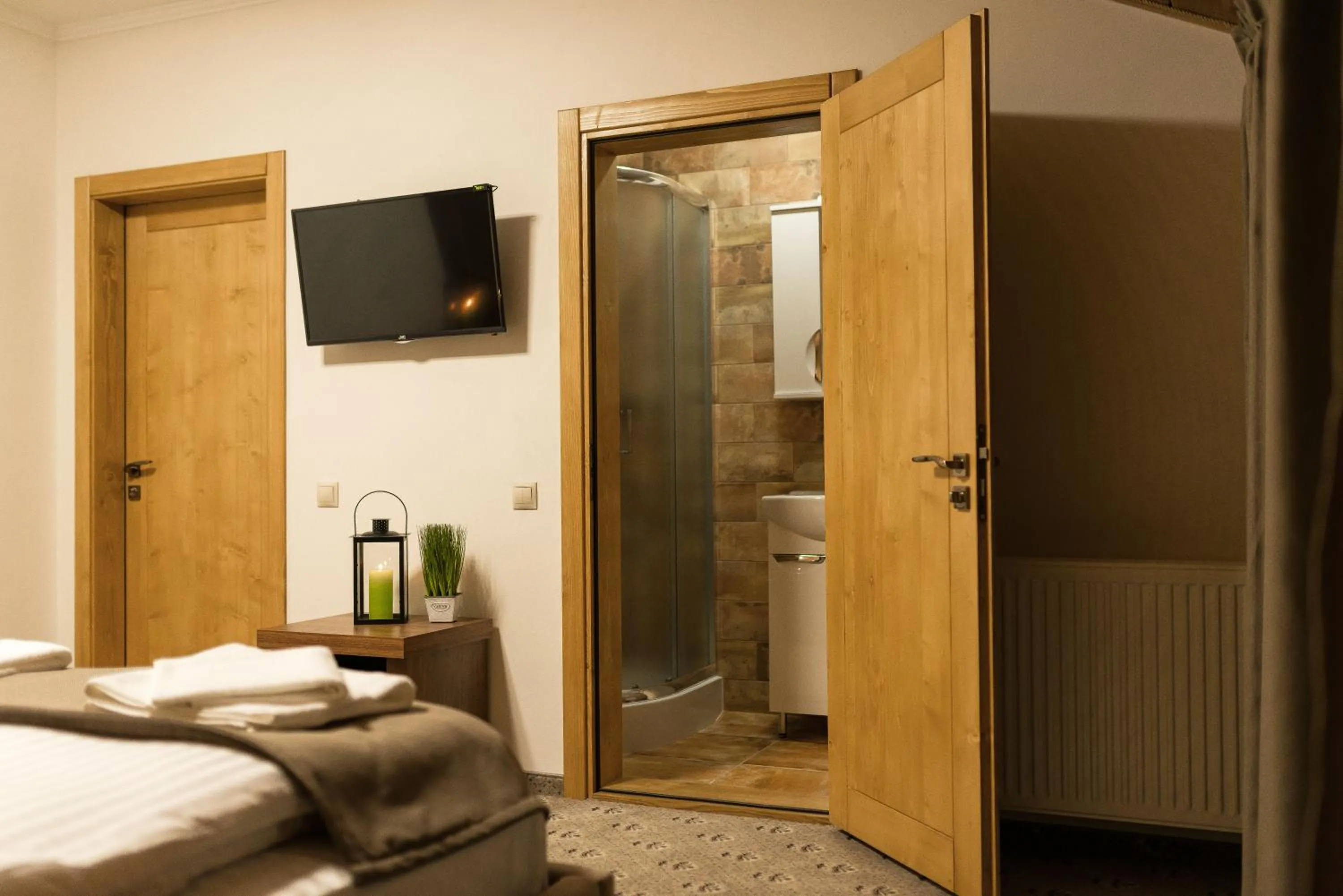 Bathroom, Bed in Residence Chalet & Nesh