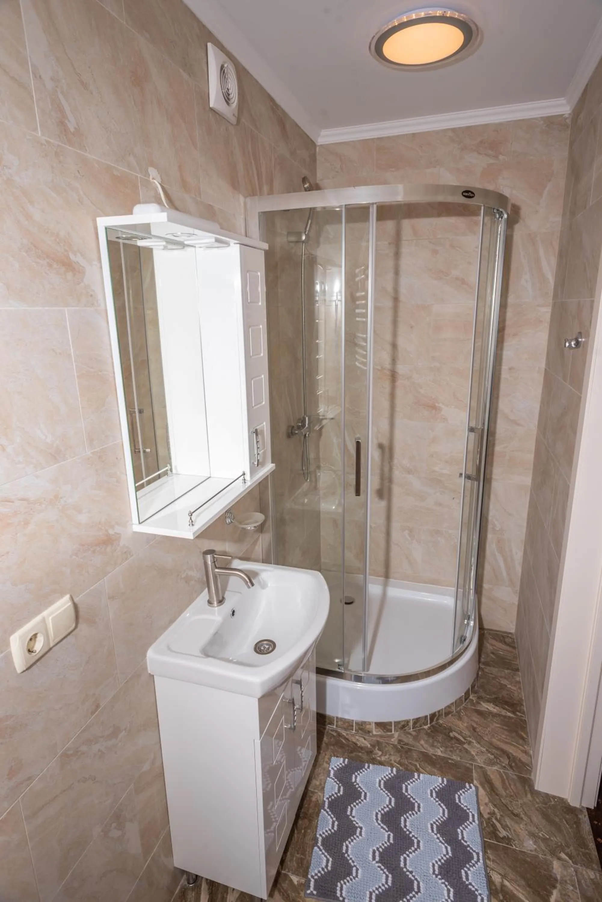 Shower in Residence Chalet & Nesh