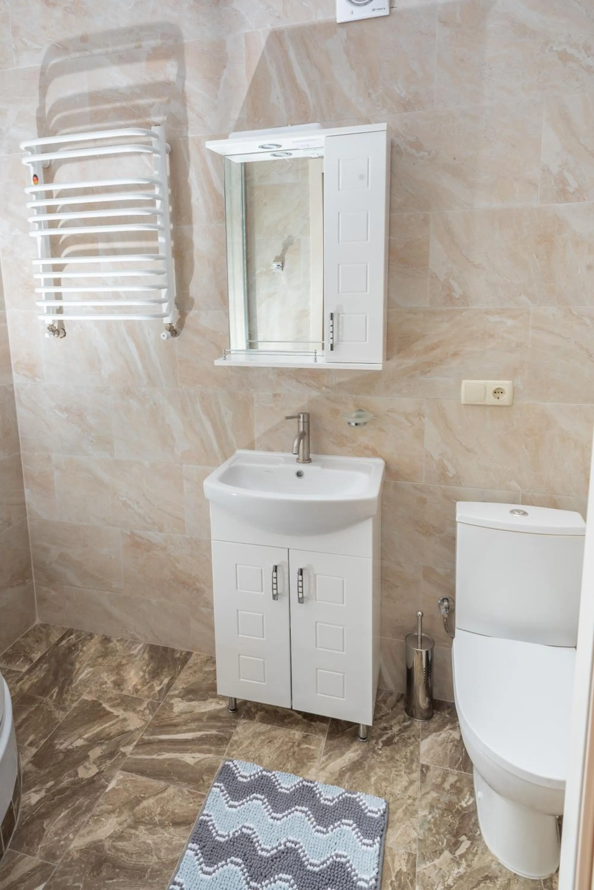 Toilet in Residence Chalet & Nesh