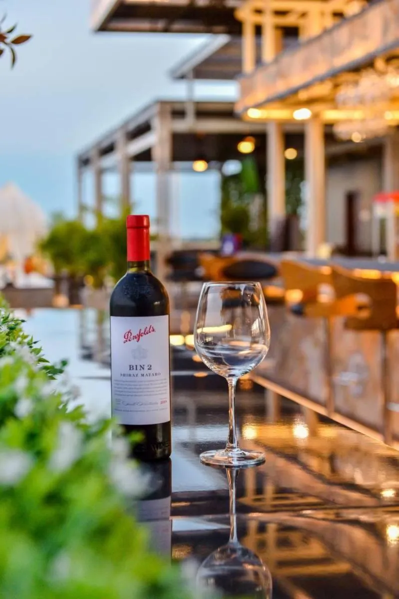 Restaurant/places to eat in Blu Hotel