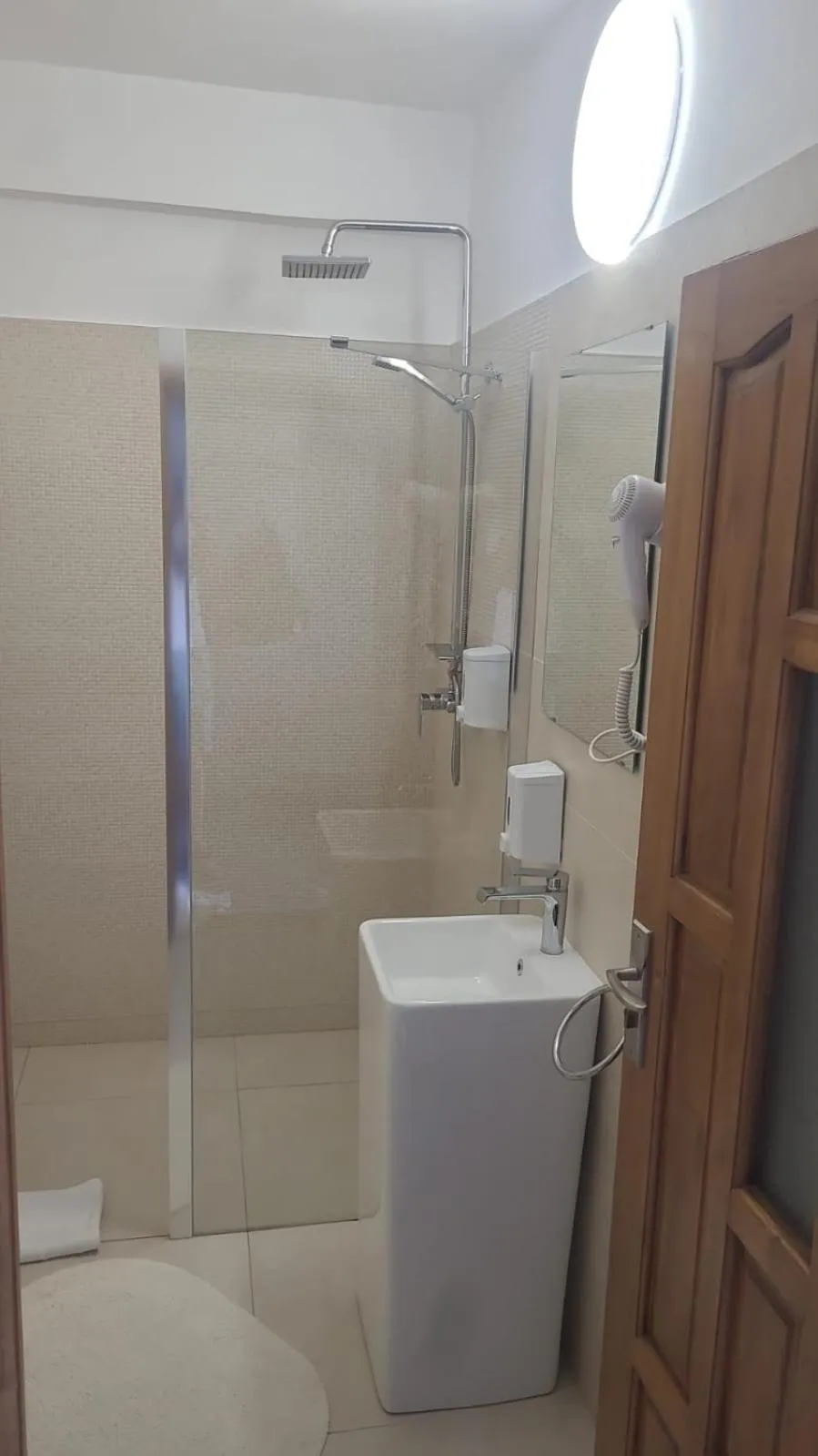 Bathroom in Hotel Delaf