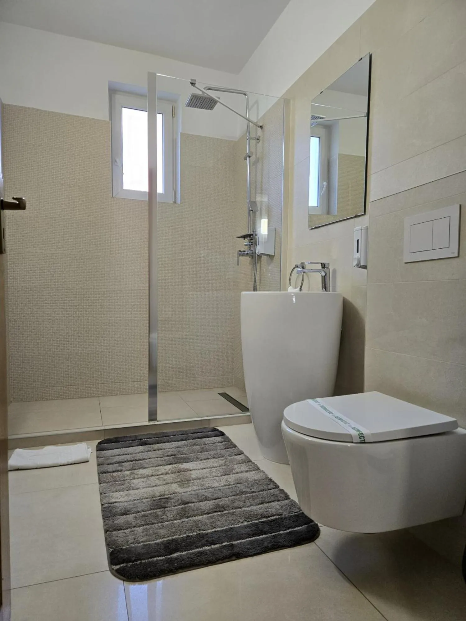 Bathroom in Hotel Delaf