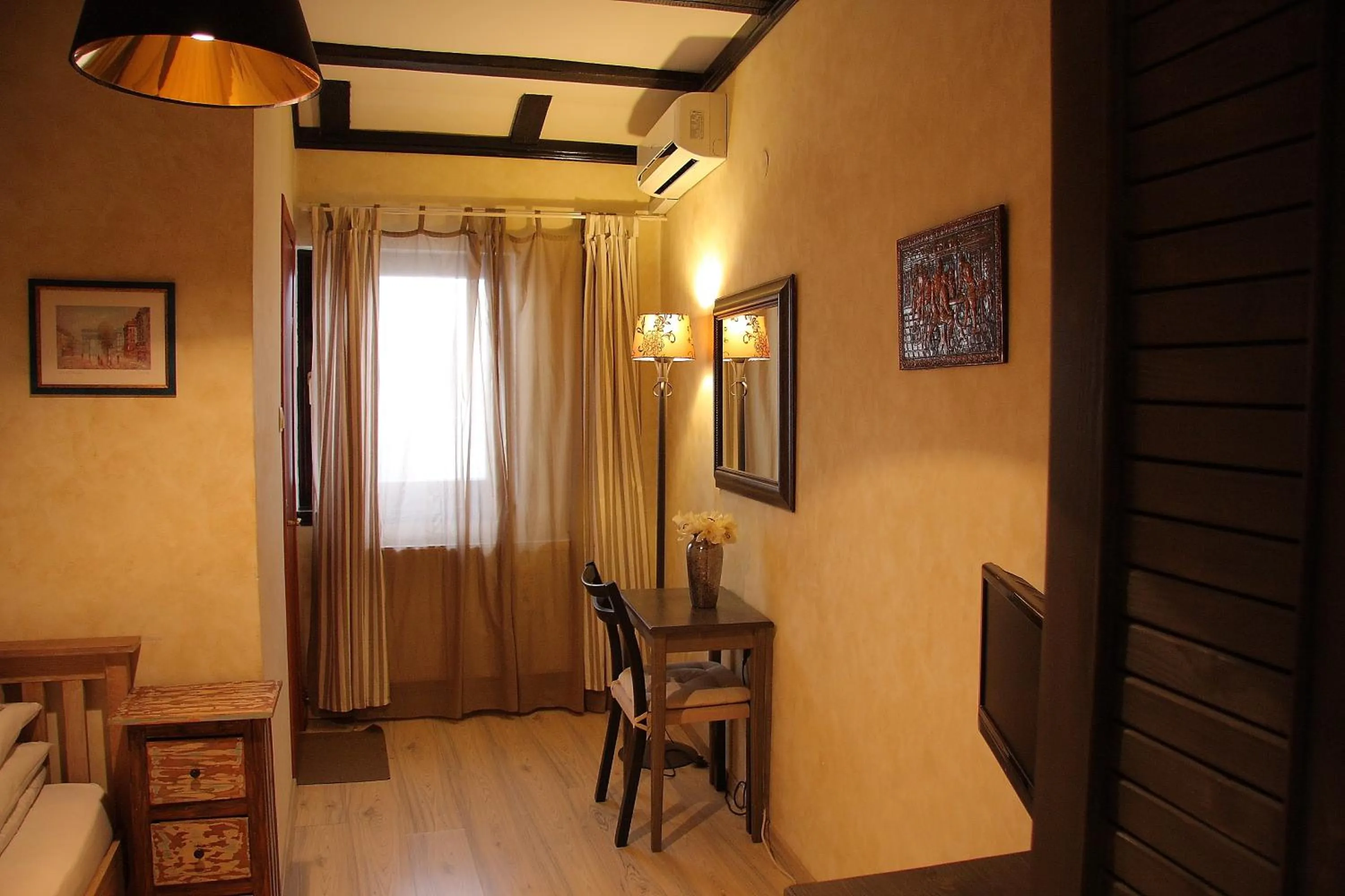 Decorative detail in Avalon Rooms