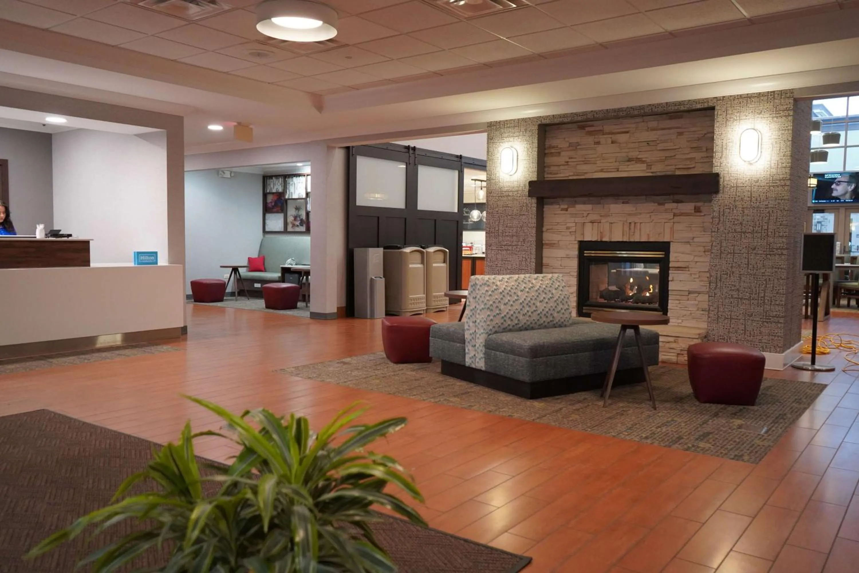 Meeting/conference room in Hampton Inn & Suites Chicago/Aurora