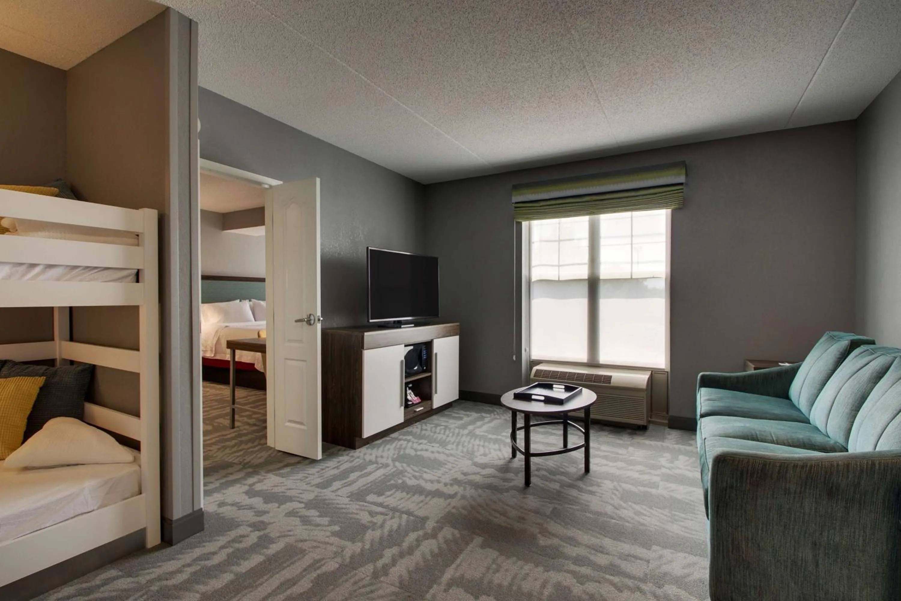 Living room, Bed in Hampton Inn & Suites Chicago/Aurora