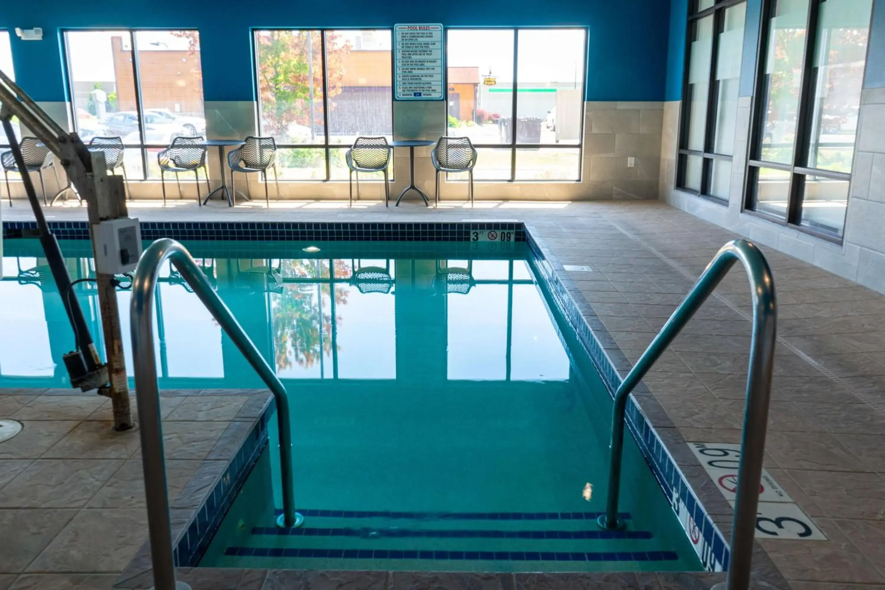 Pool view in Hampton Inn Elkhorn Lake Geneva Area Pool view in Hampton Inn Elkhorn Lake Geneva Area