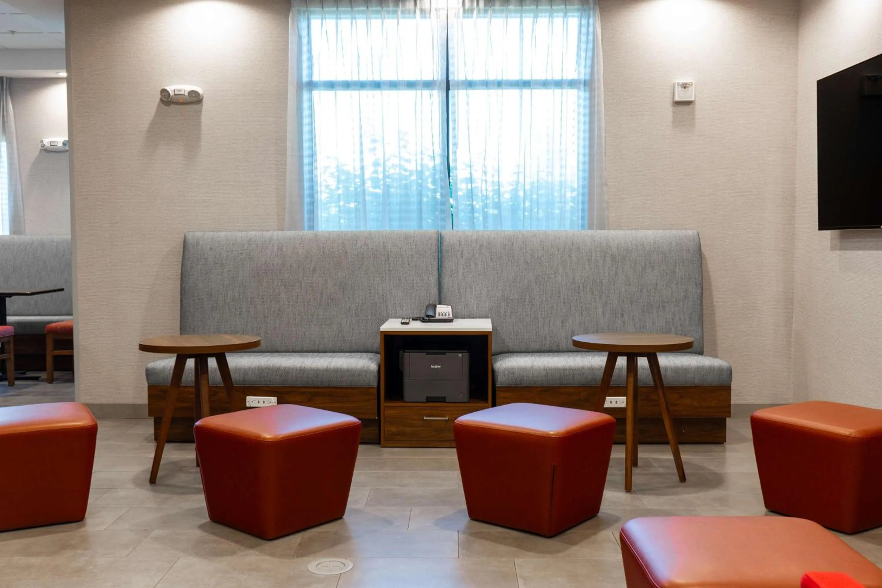 Business facilities in Hampton Inn Elkhorn Lake Geneva Area