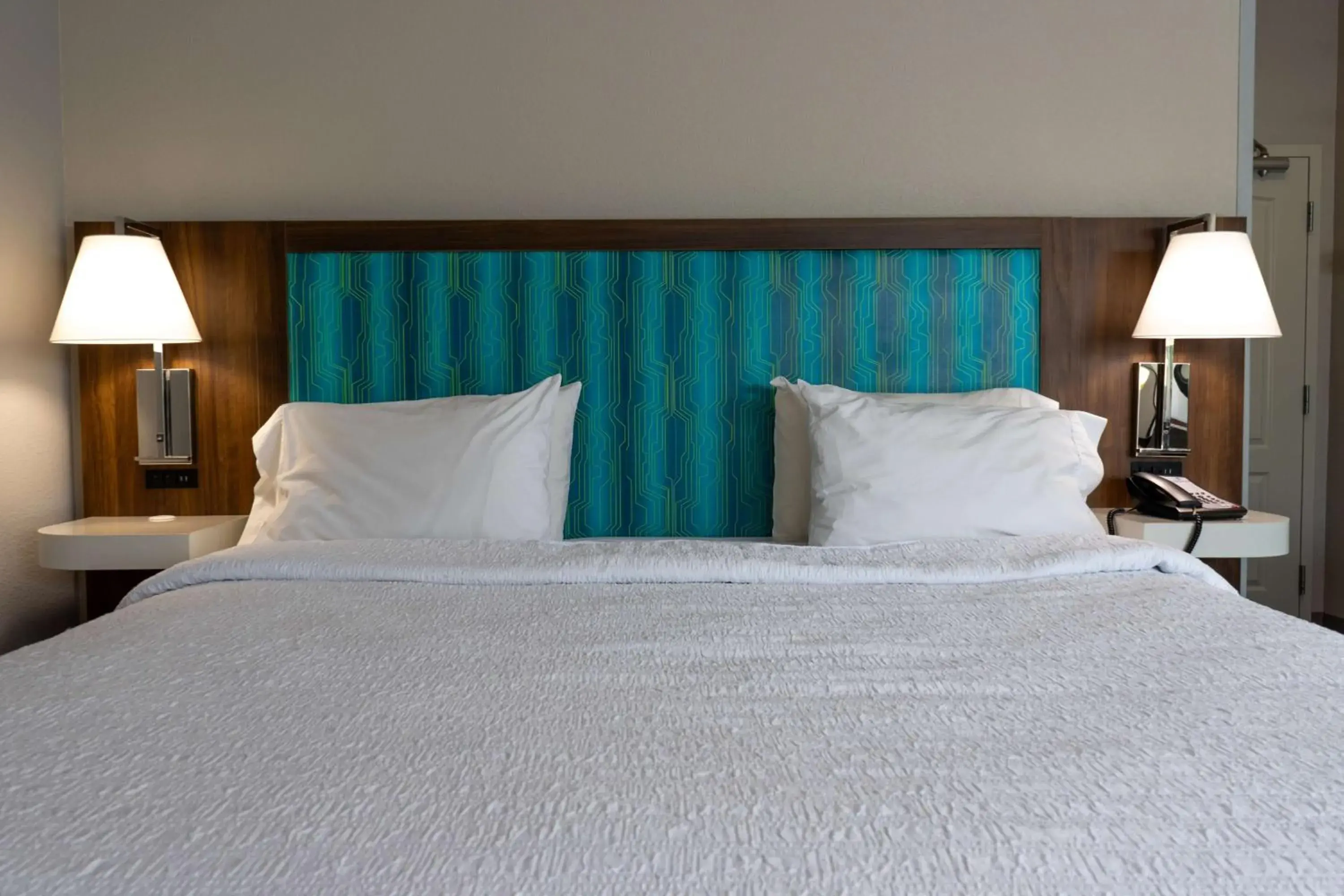 Bed in Hampton Inn Elkhorn Lake Geneva Area Bed in Hampton Inn Elkhorn Lake Geneva Area