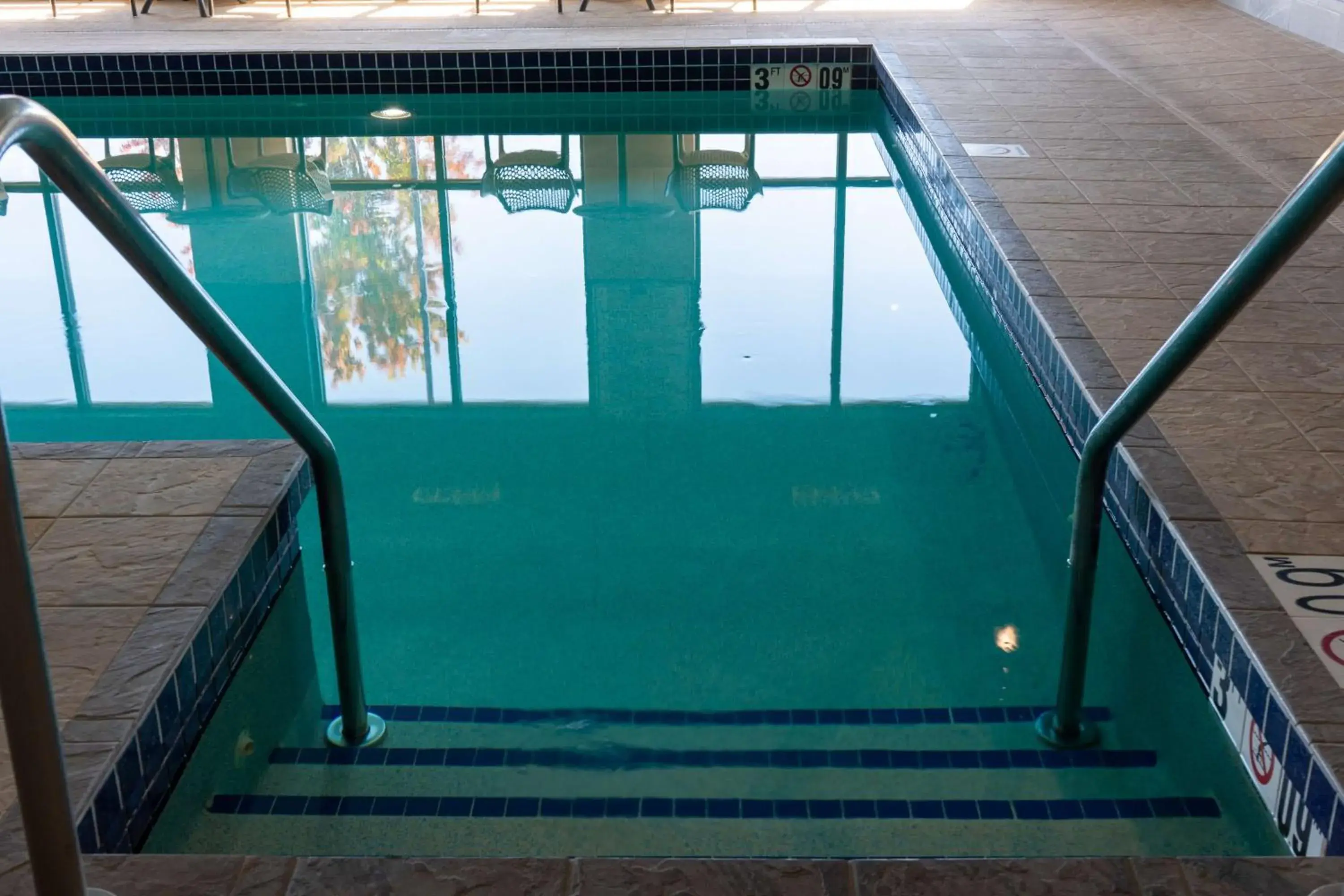 Pool view in Hampton Inn Elkhorn Lake Geneva Area Pool view in Hampton Inn Elkhorn Lake Geneva Area