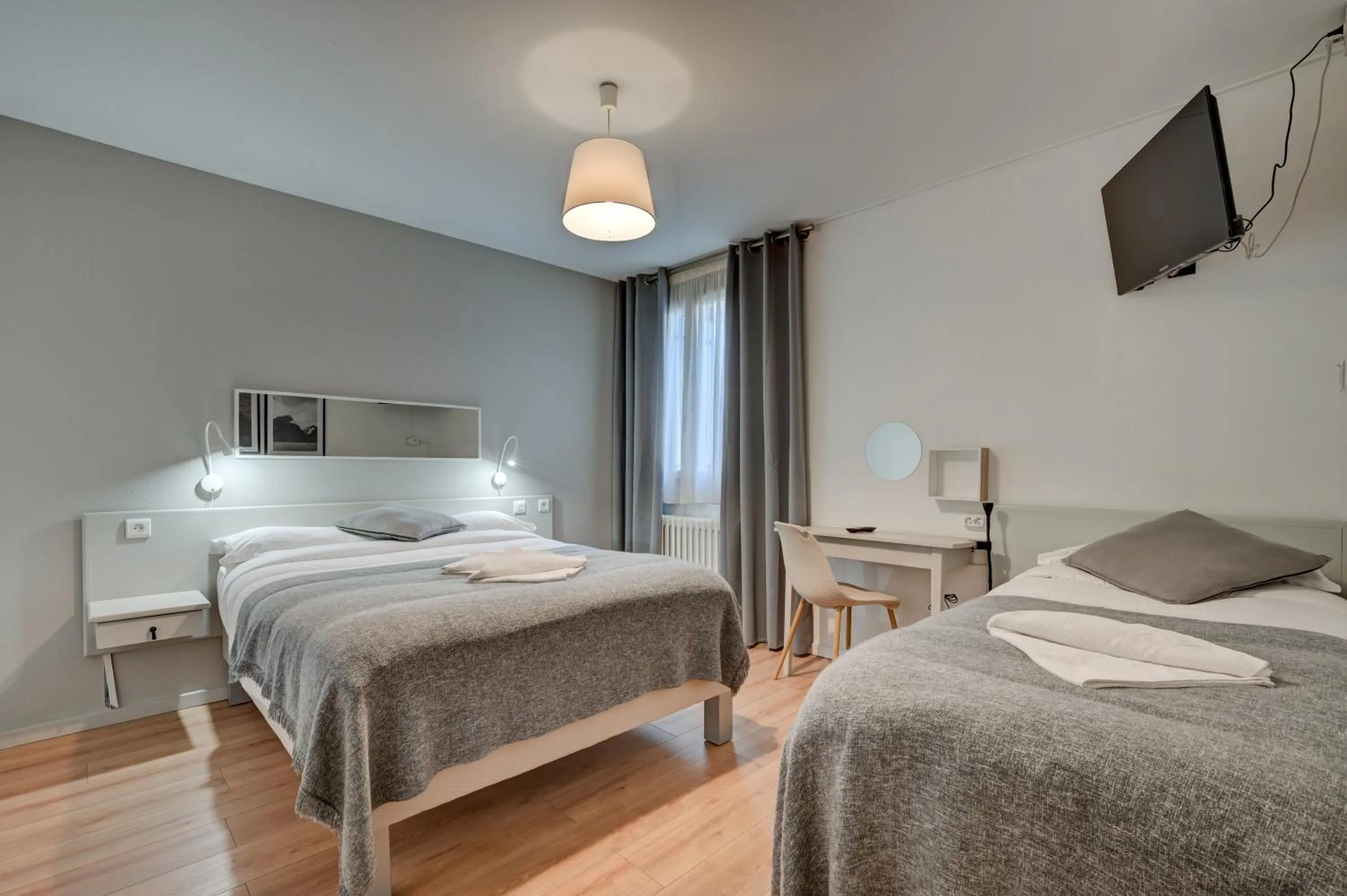 Bedroom, Bed in Hôtel Paul