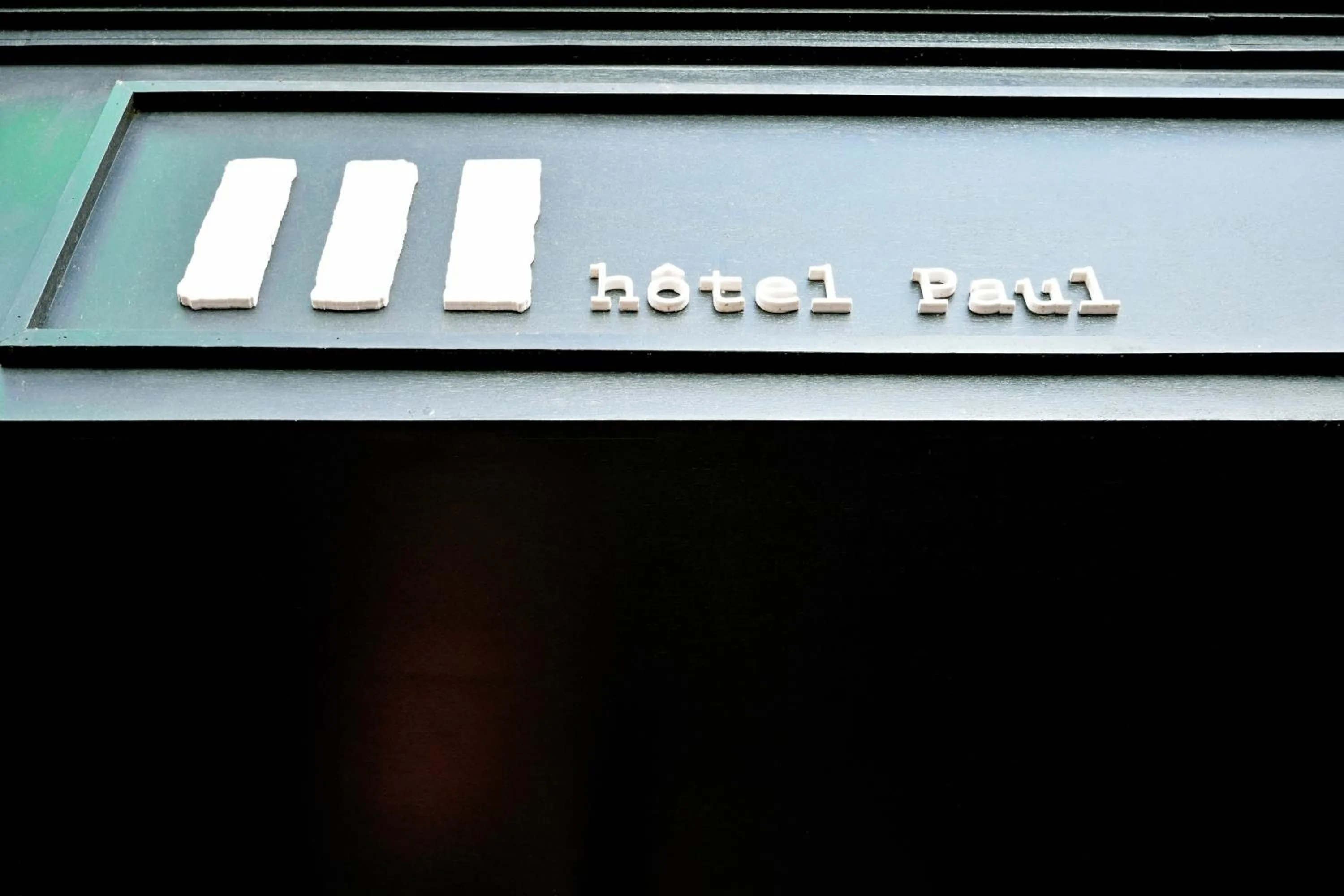 Property logo or sign in Hôtel Paul