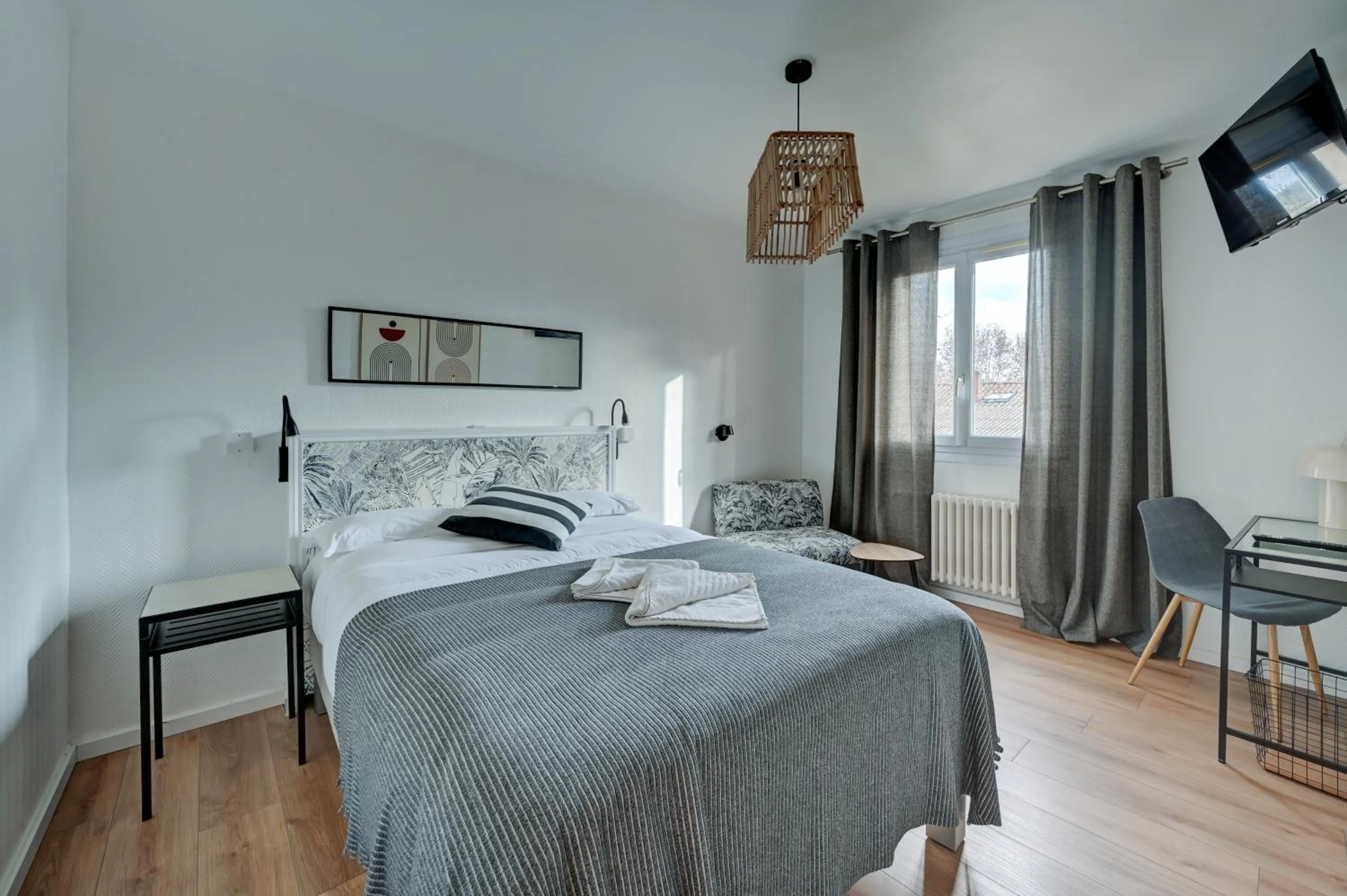 Bedroom, Bed in Hôtel Paul