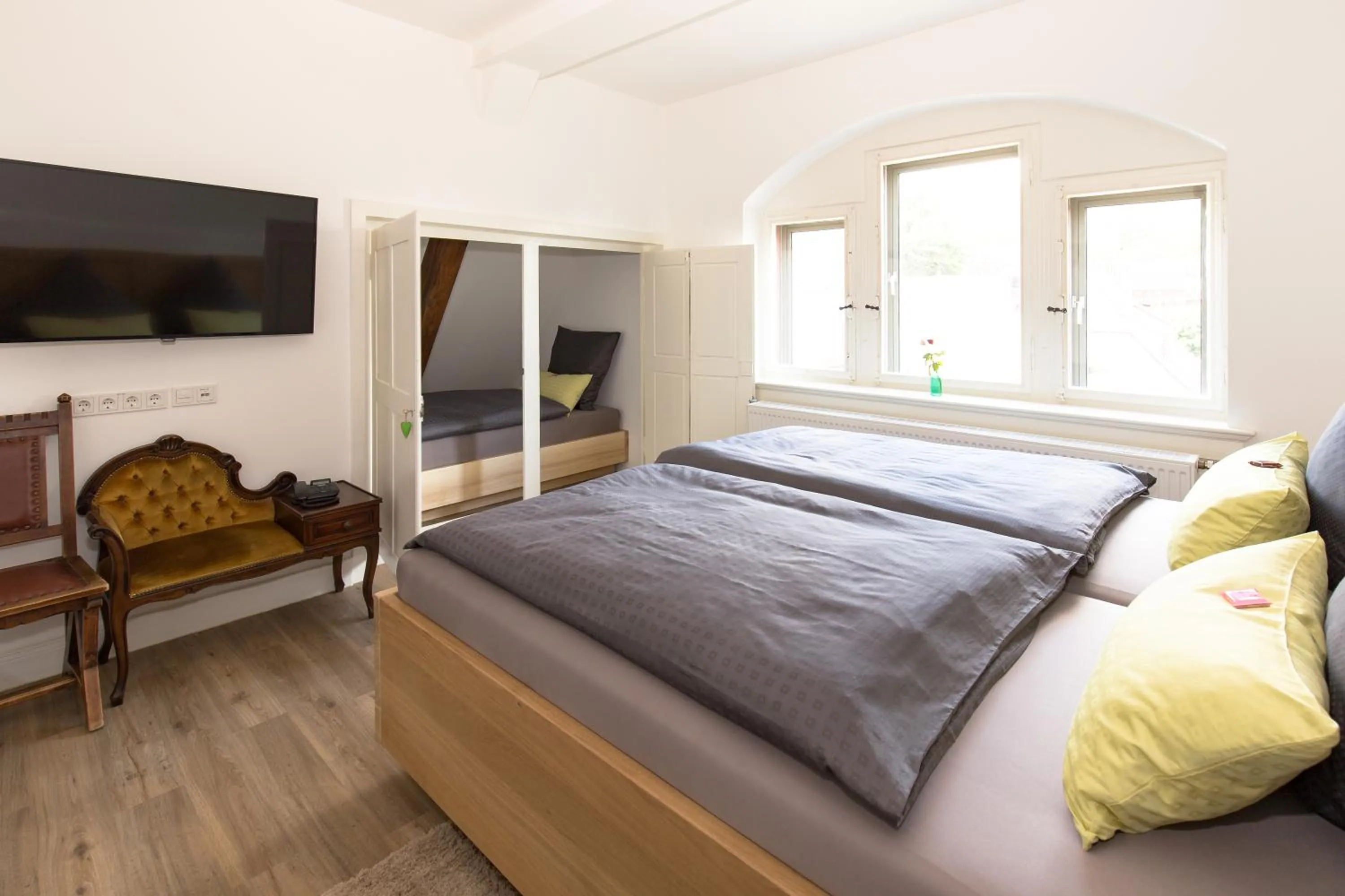 Photo of the whole room, Bed in Altes Amtsgericht Oppenheim