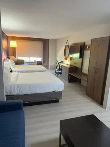 Photo of the whole room, Bed in Comfort Inn & Suites Tyler North Photo of the whole room, Bed in Comfort Inn & Suites Tyler North