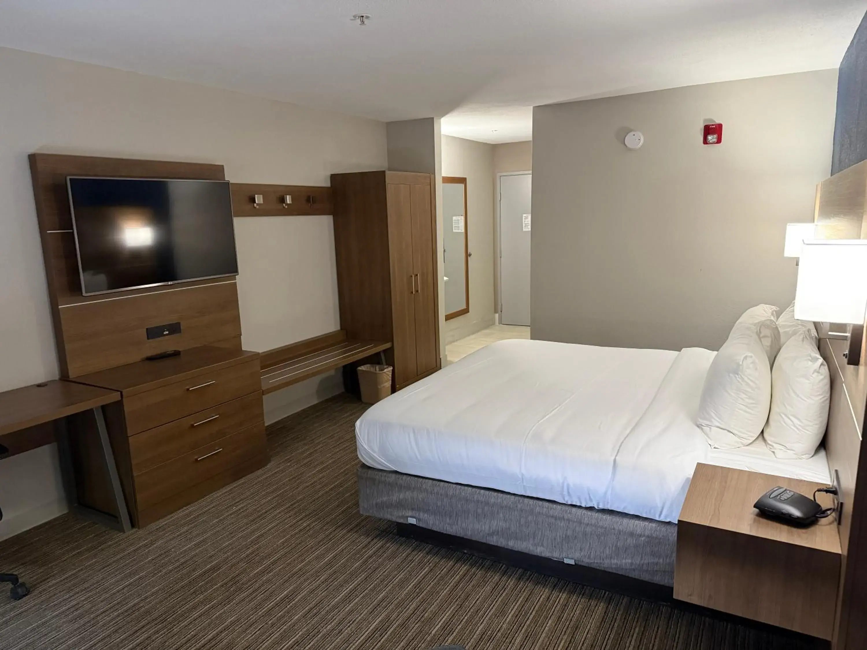 TV and multimedia, Bed in Comfort Inn & Suites Tyler North TV and multimedia, Bed in Comfort Inn & Suites Tyler North