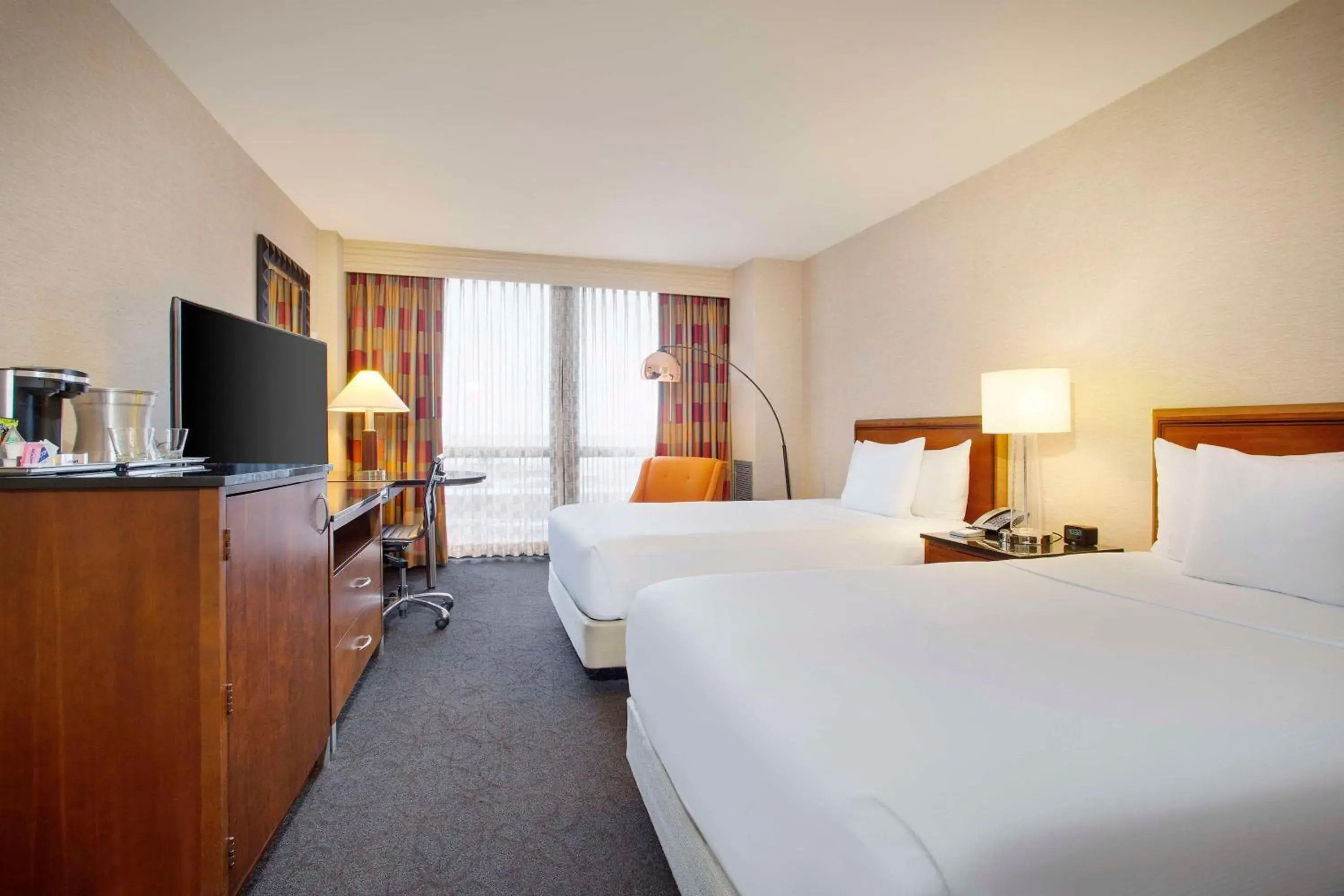 Bed in Hilton Chicago O'Hare Airport Bed in Hilton Chicago O'Hare Airport