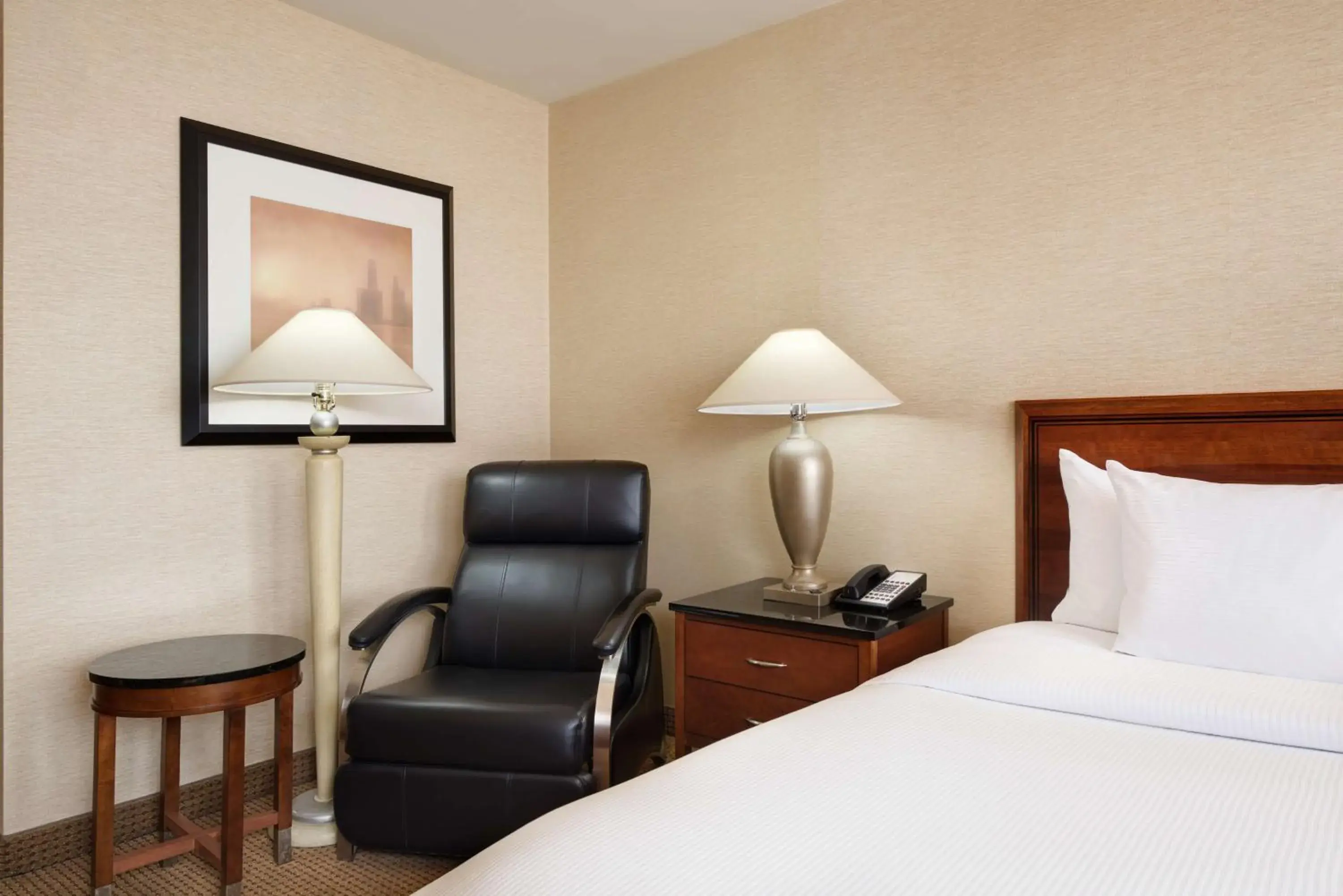 King Room with Roll-In Shower - Mobility/Hearing Accessible in Hilton Chicago O'Hare Airport King Room with Roll-In Shower - Mobility/Hearing Accessible in Hilton Chicago O'Hare Airport