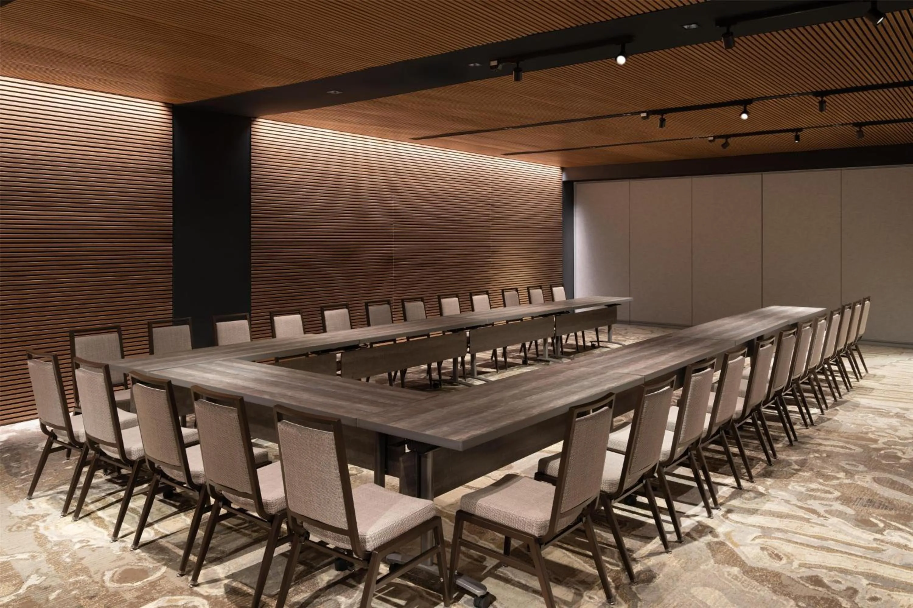 Meeting/conference room in Hilton Chicago O'Hare Airport