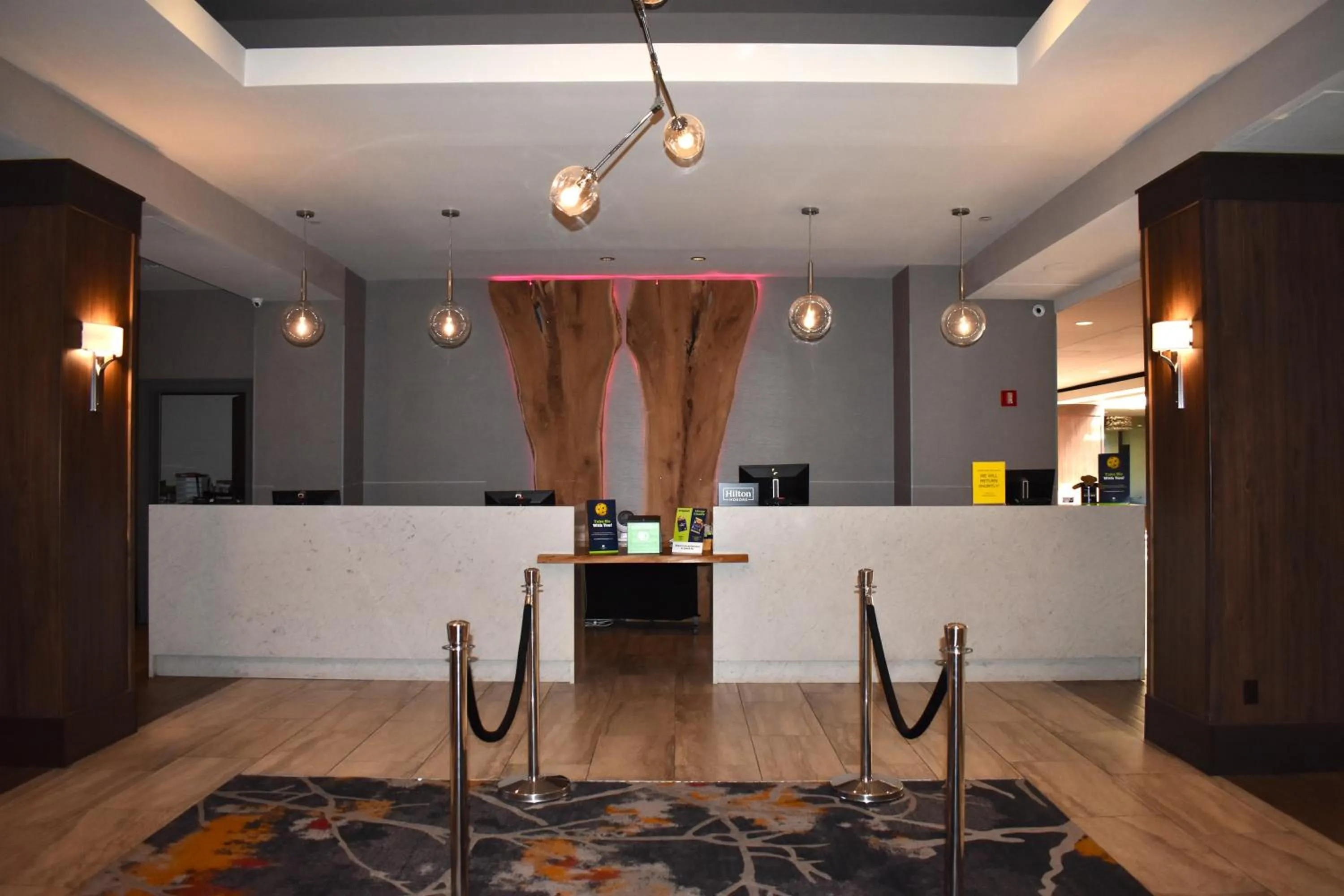 Lobby or reception in DoubleTree by Hilton Chicago - Oak Brook