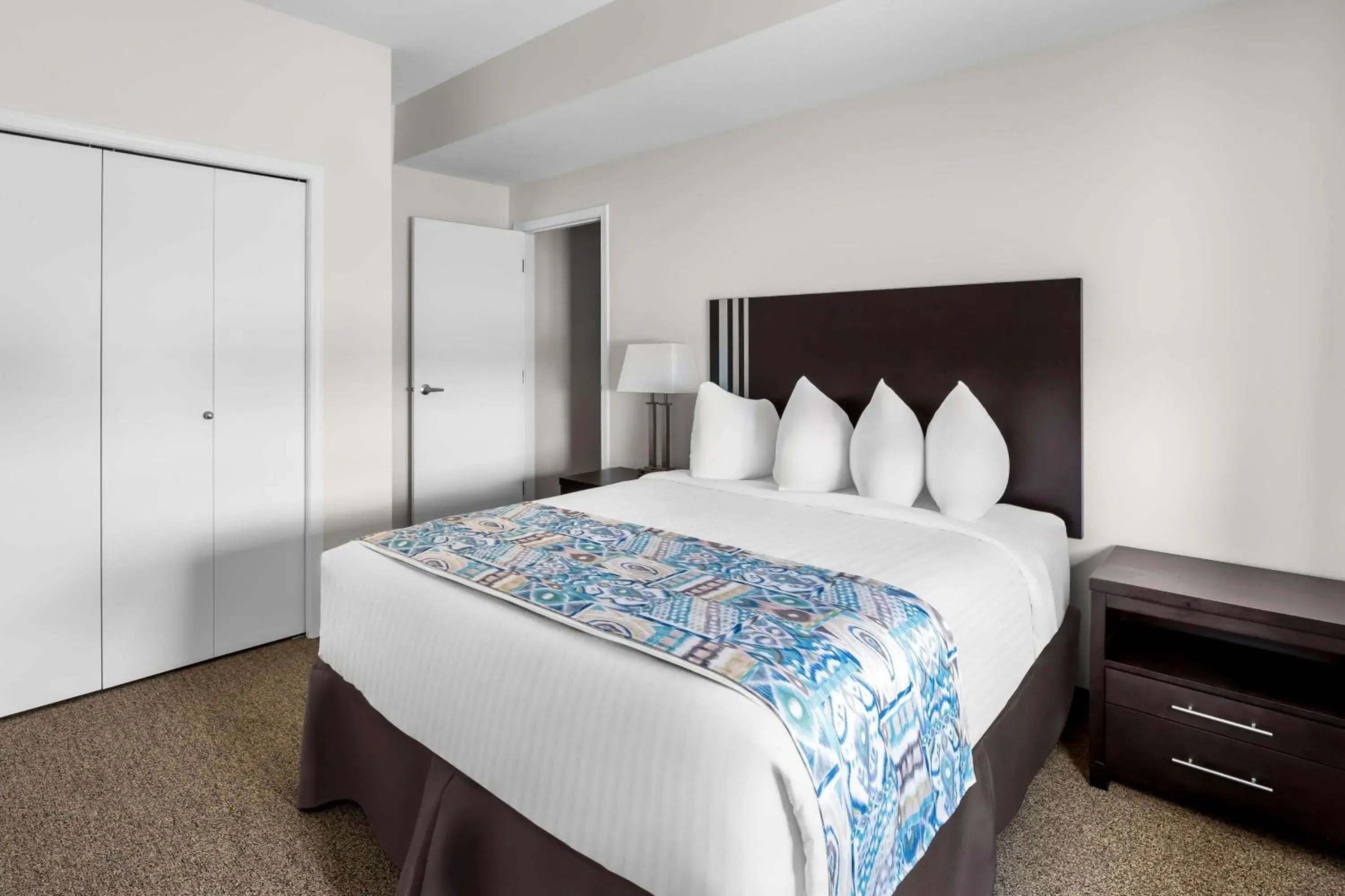 Photo of the whole room, Bed in SureStay Studio by Best Western Hardisty Photo of the whole room, Bed in SureStay Studio by Best Western Hardisty