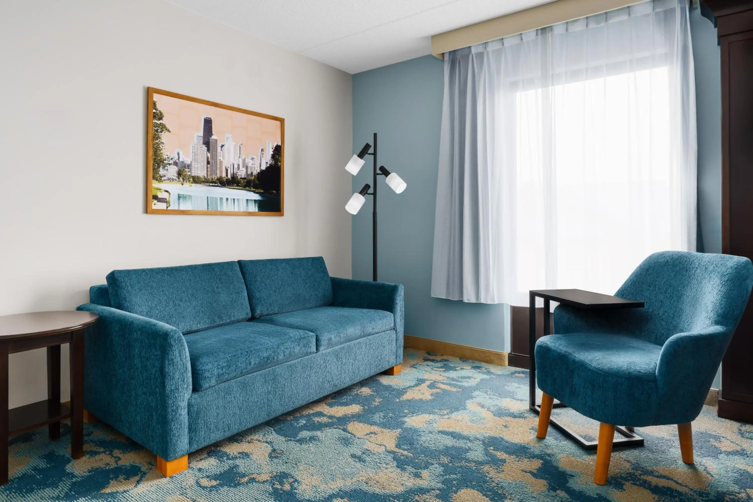 Seating area in Hampton Inn Chicago-Midway Airport