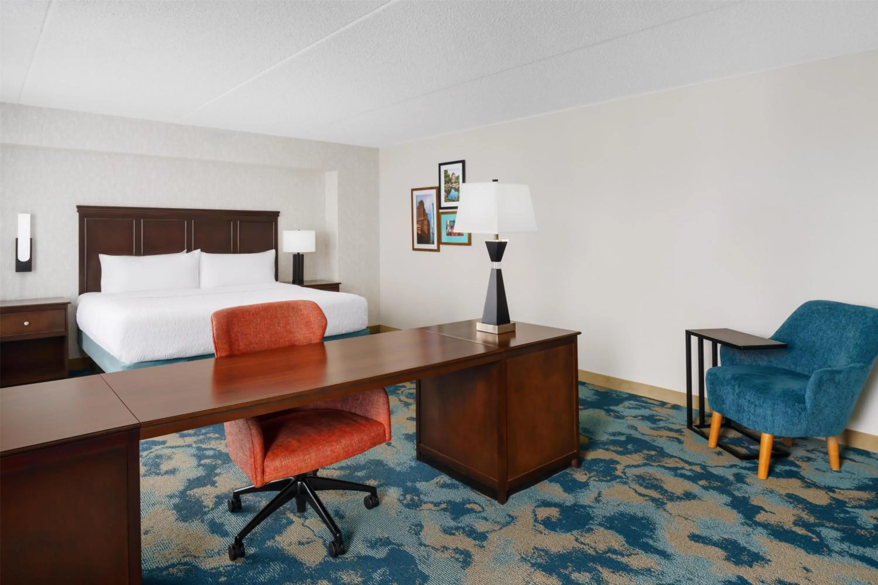 Bedroom, Bed in Hampton Inn Chicago-Midway Airport
