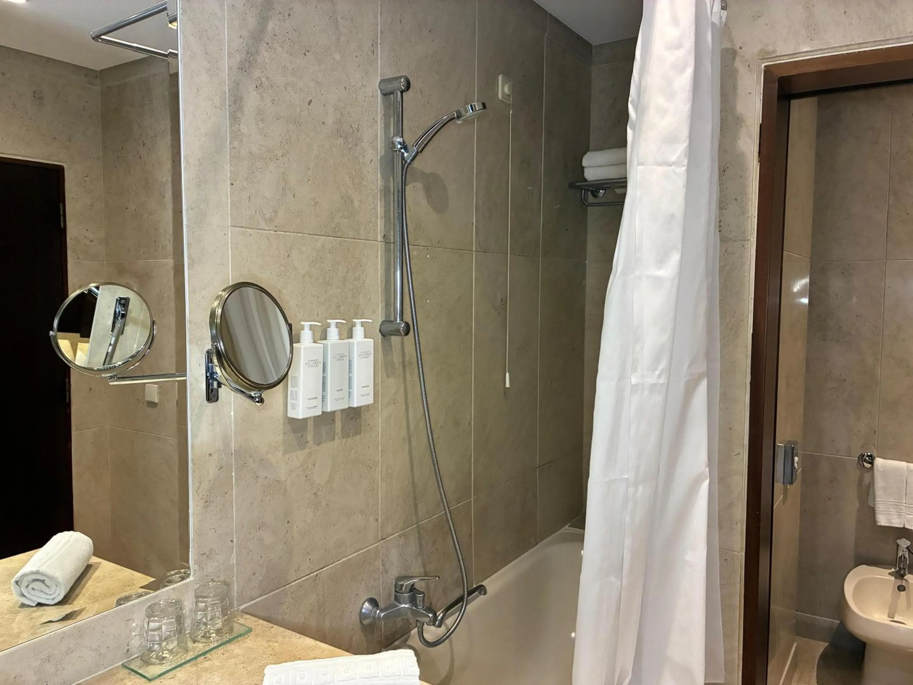 Shower in Verdi Santarém