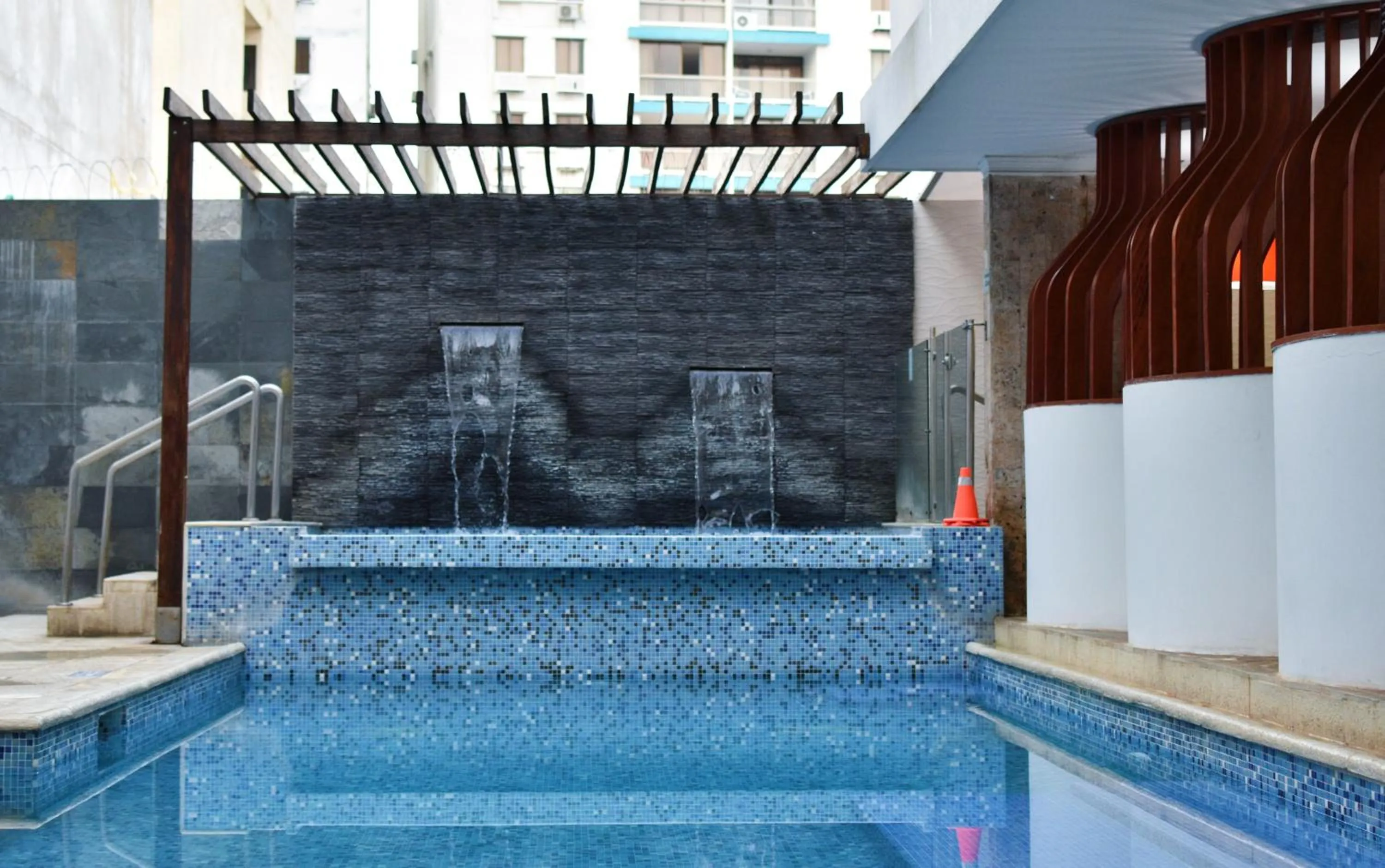 Swimming pool in Hotel La Riviera