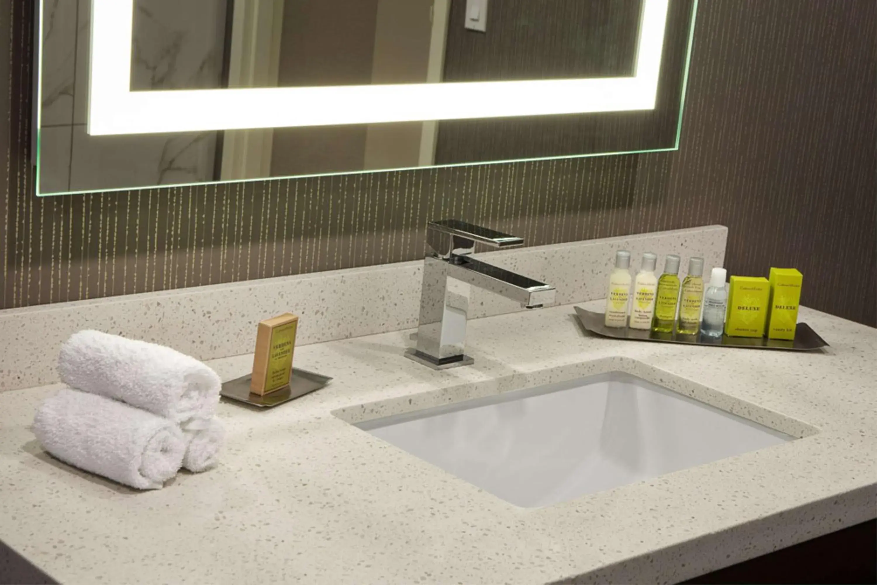 King Room in DoubleTree By Hilton Halifax Dartmouth King Room in DoubleTree By Hilton Halifax Dartmouth