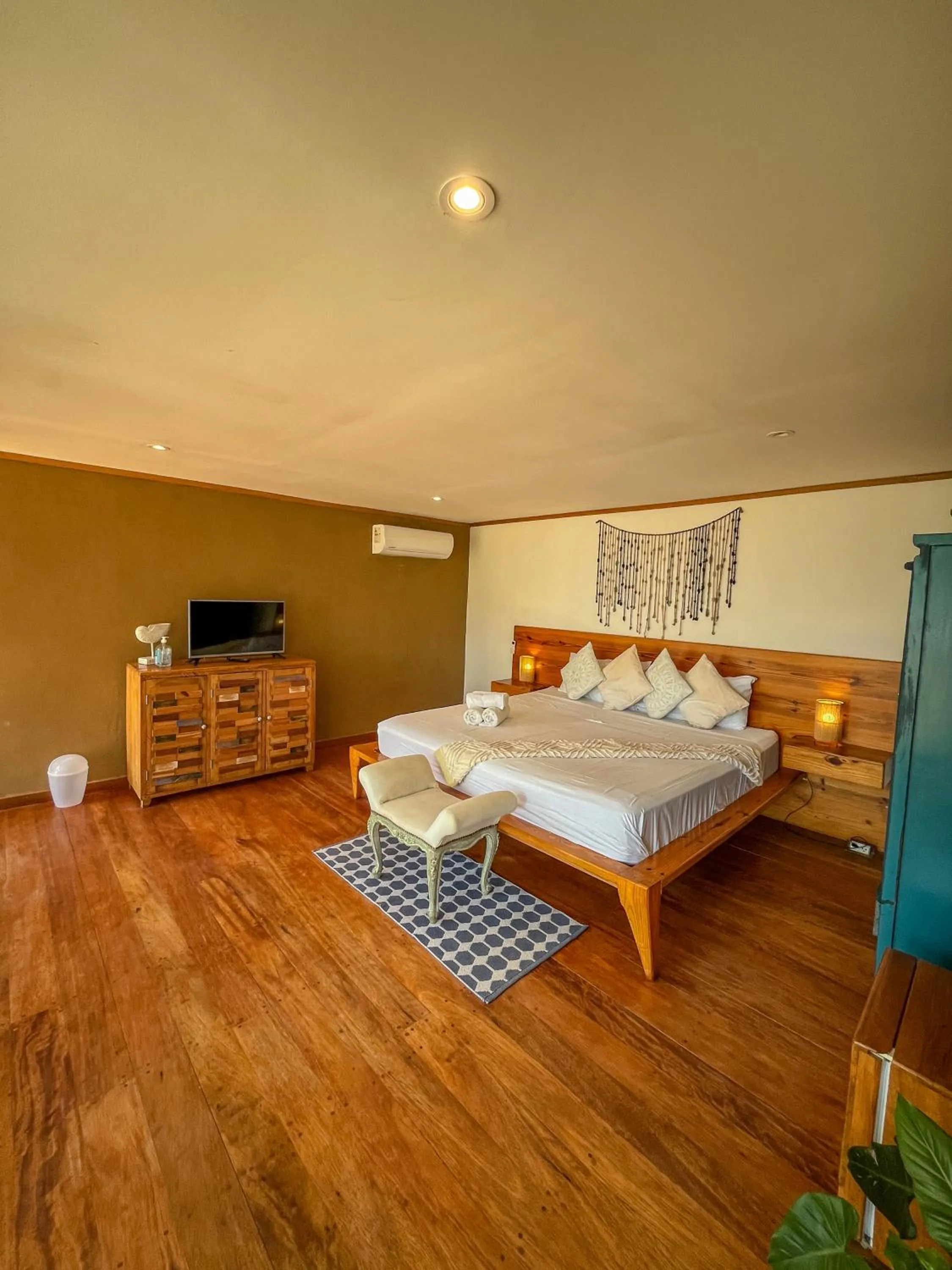 Bedroom, Bed in Casa Safran Vichayito