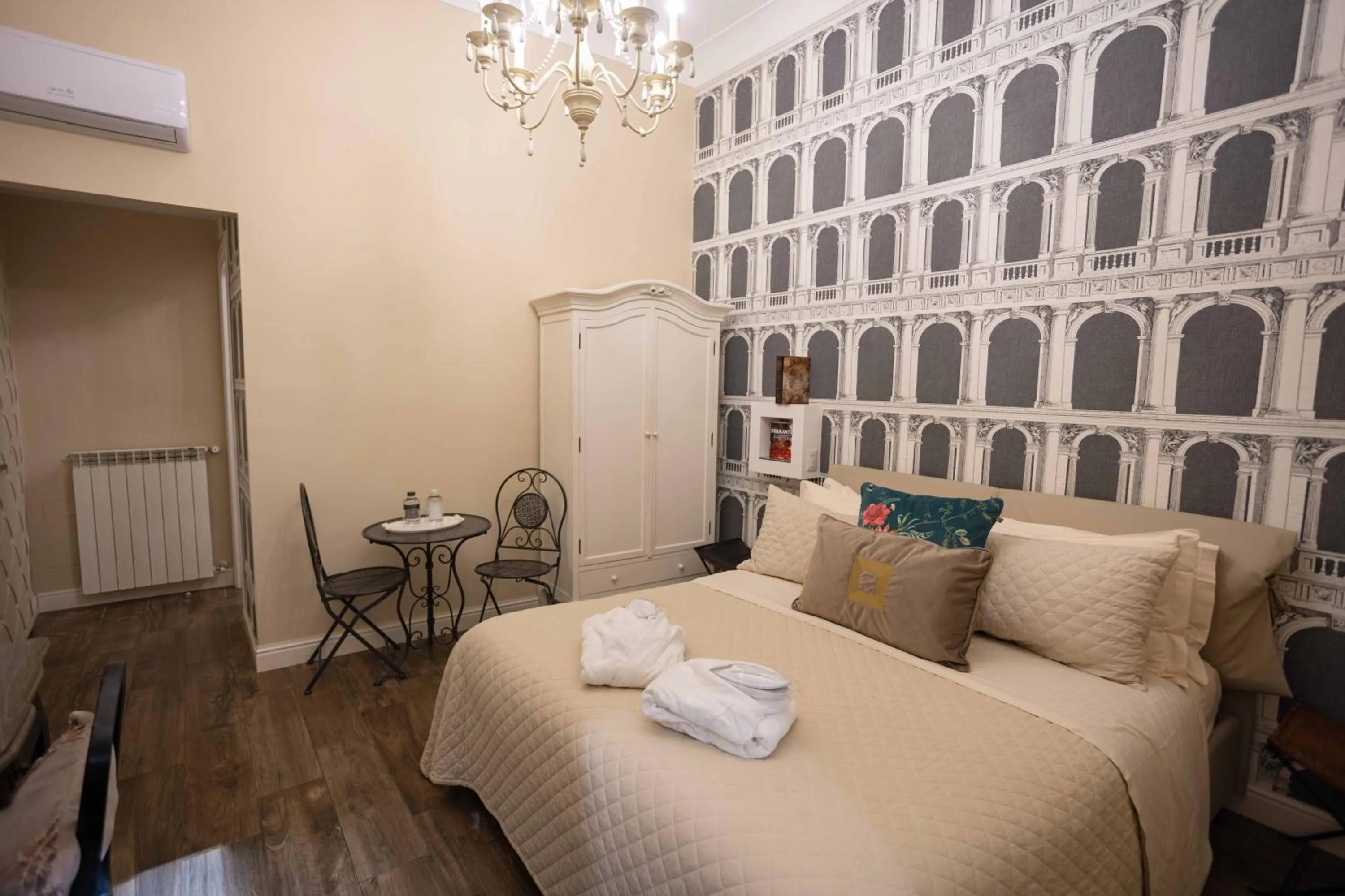 Bed in Domus Deorum Deluxe