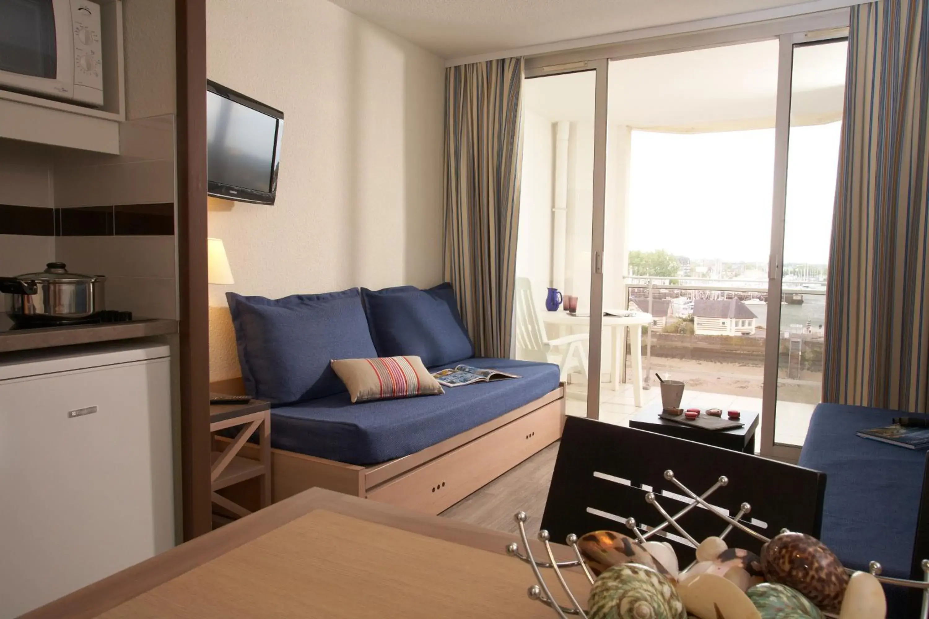 Living room in SOWELL RESIDENCES Le Port Living room in SOWELL RESIDENCES Le Port